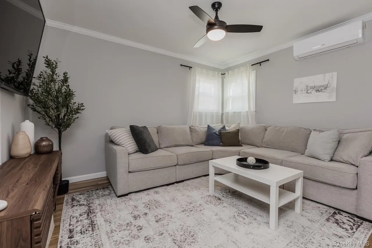 16 Heath Lane, Huntington, NY, 4 Bedrooms Bedrooms, 11 Rooms Rooms,3 BathroomsBathrooms,Residential,For Rent,Heath,0,1018193 16 Heath Lane, Huntington, NY, 4 Bedrooms Bedrooms, 11 Rooms Rooms,3 BathroomsBathrooms,Residential,For Rent,Heath,0,1018193