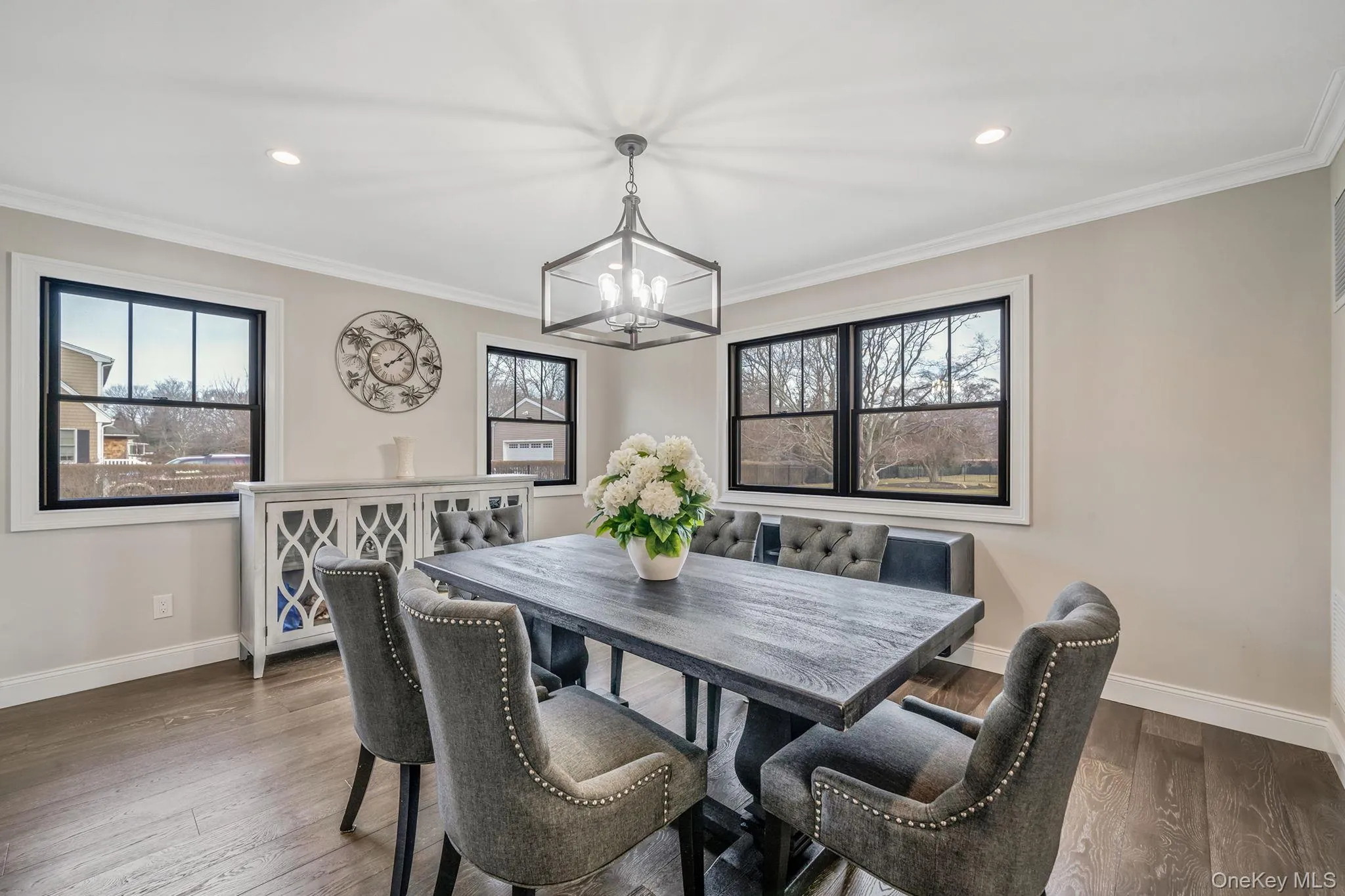 Large Dining Area Large Dining Area