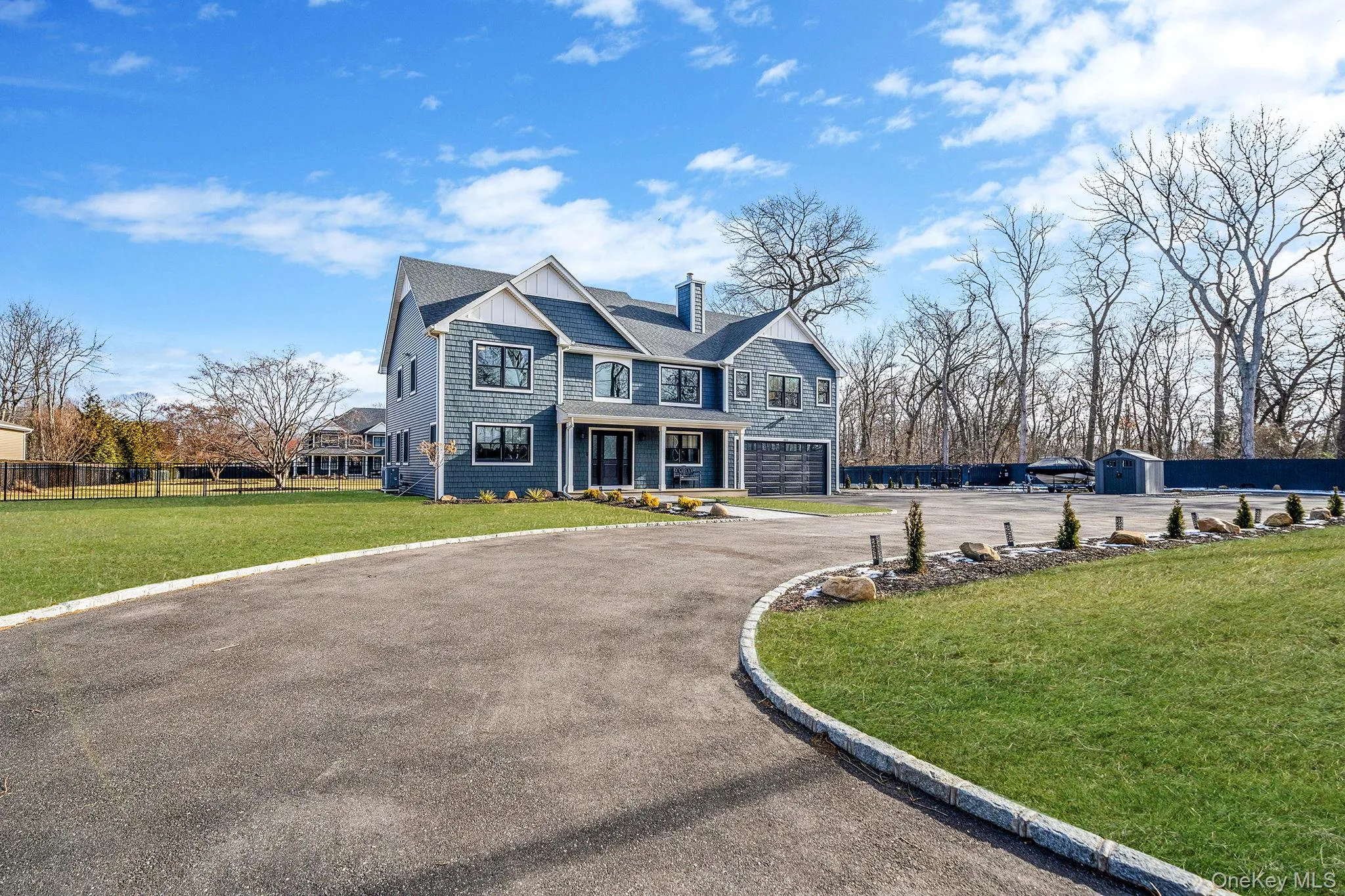 Large Circular Driveway Large Circular Driveway