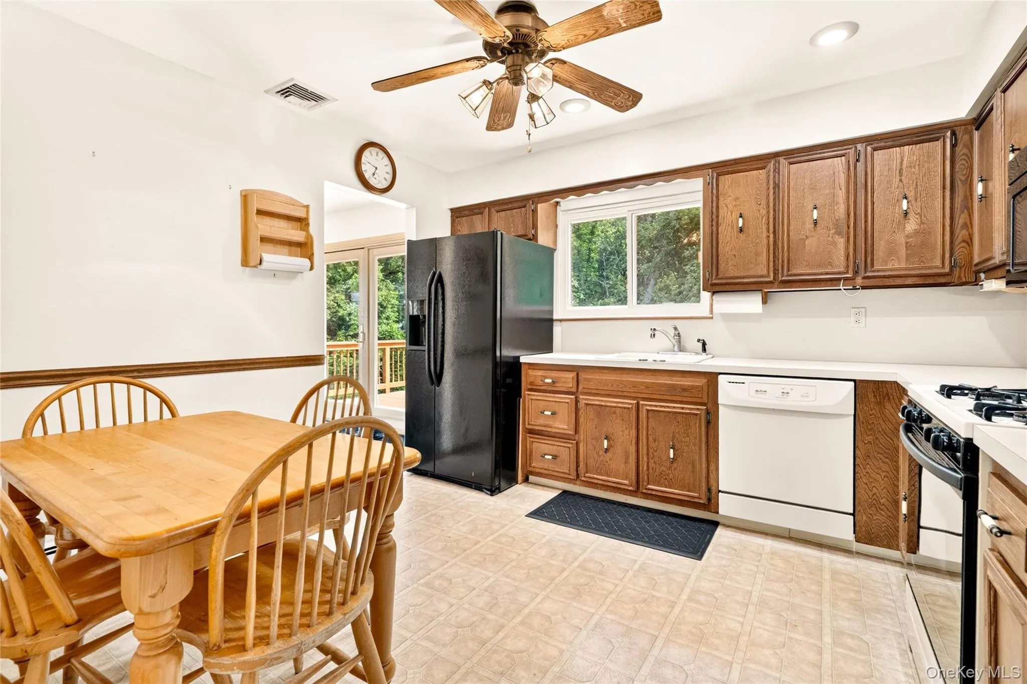 10 Lighthouse Court, Stony Point, NY, 4 Bedrooms Bedrooms, 9 Rooms Rooms,2 BathroomsBathrooms,Residential,For Rent,Lighthouse,0,1018201 10 Lighthouse Court, Stony Point, NY, 4 Bedrooms Bedrooms, 9 Rooms Rooms,2 BathroomsBathrooms,Residential,For Rent,Lighthouse,0,1018201