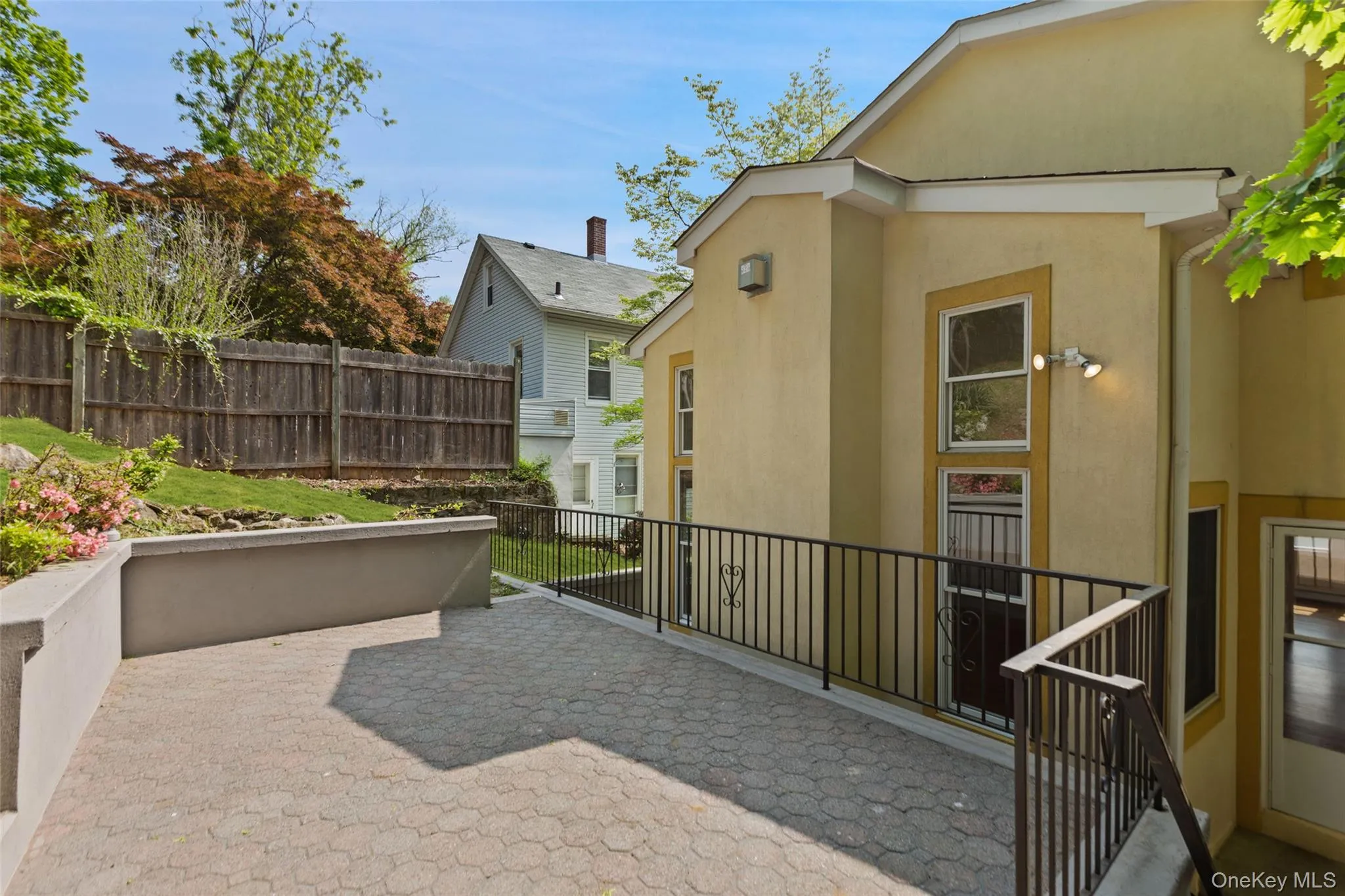 Spacious back yard patio Spacious back yard patio