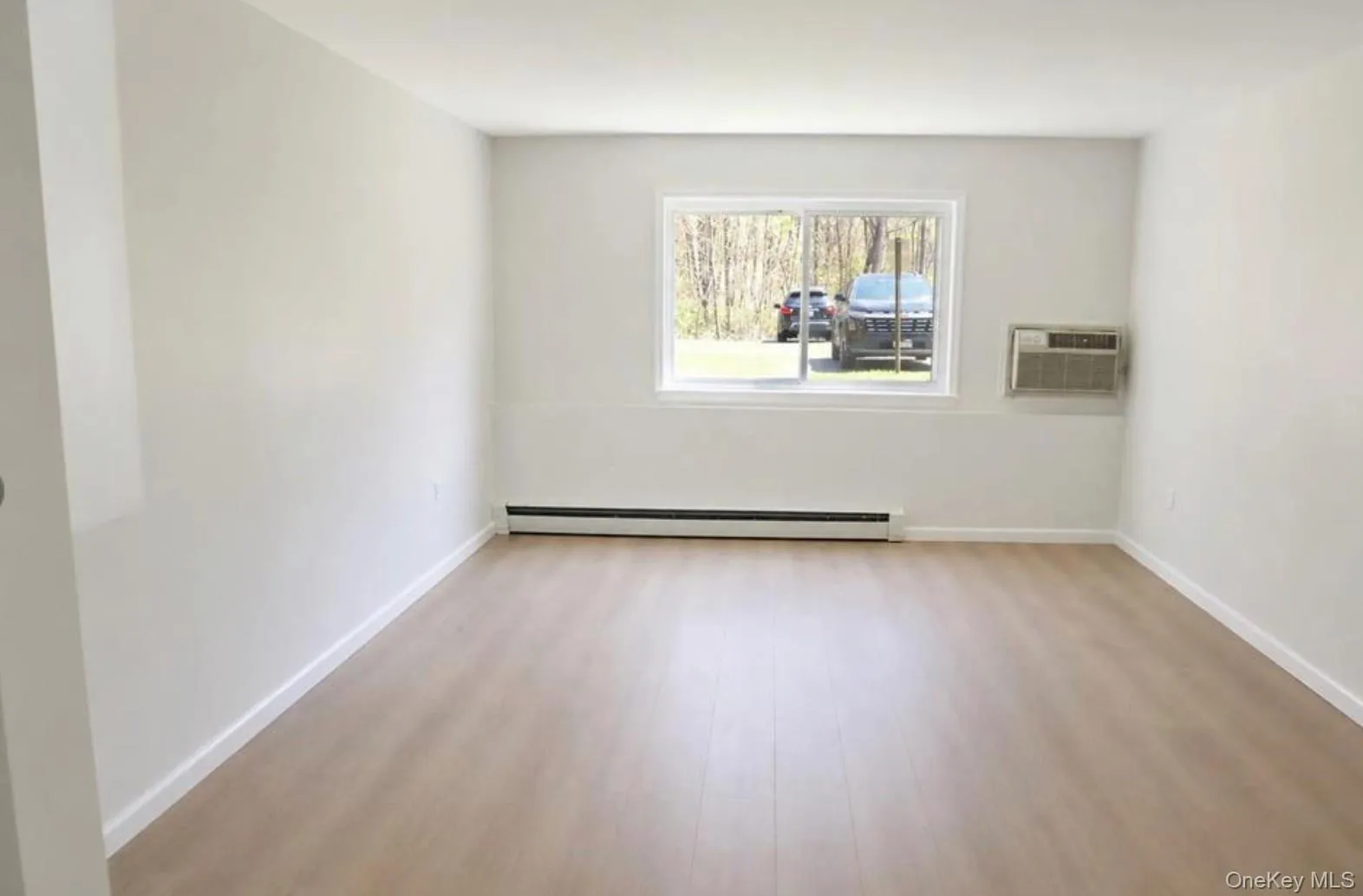 39 Tanager Road, Monroe, NY, 1 Bedroom Bedrooms, 4 Rooms Rooms,1 BathroomBathrooms,Residential Lease,For Rent,Tanager,0,KEY1018210 39 Tanager Road, Monroe, NY, 1 Bedroom Bedrooms, 4 Rooms Rooms,1 BathroomBathrooms,Residential Lease,For Rent,Tanager,0,KEY1018210