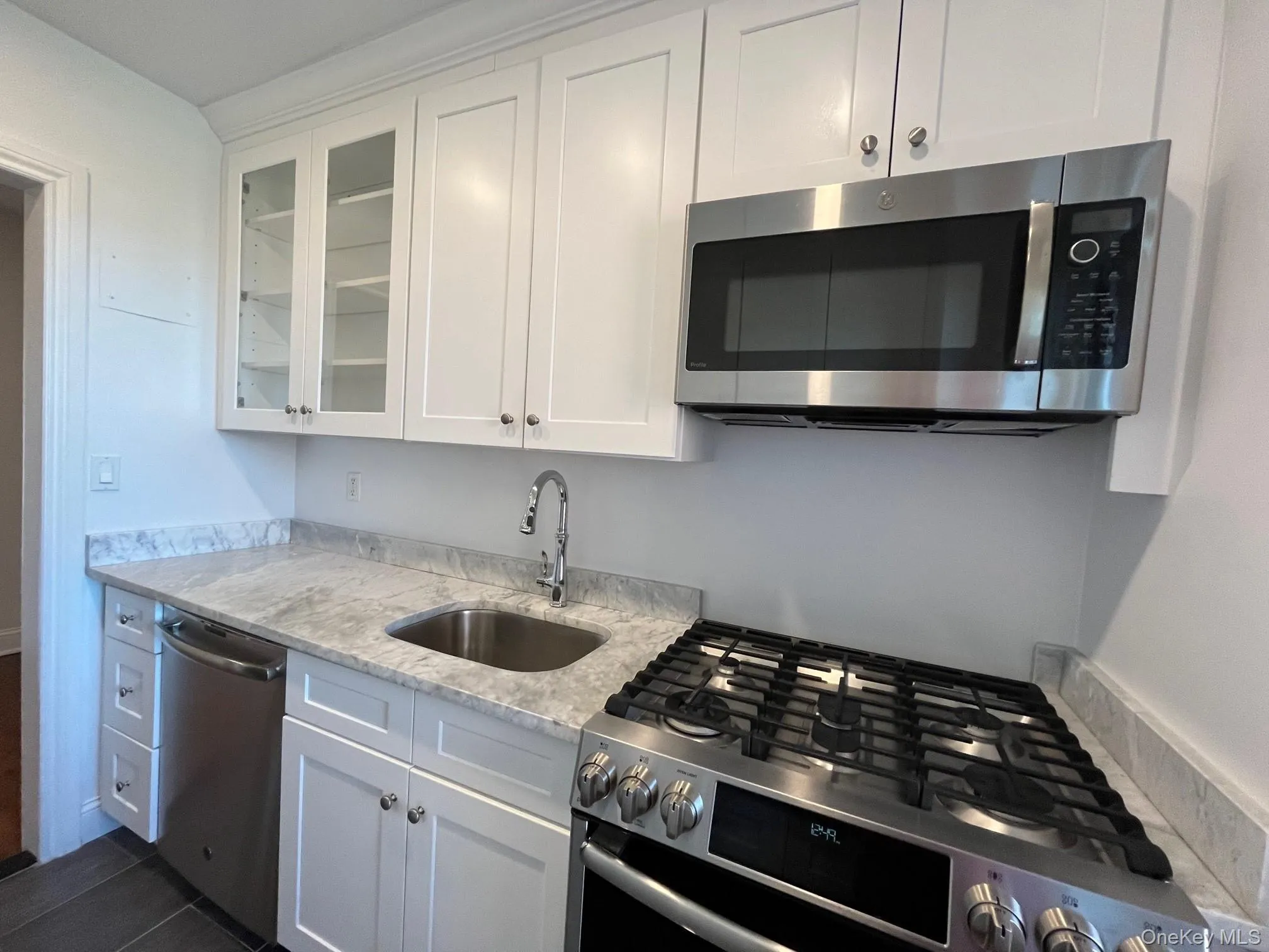 555 Broadway, Greenburgh, NY, 1 Bedroom Bedrooms, 3 Rooms Rooms,1 BathroomBathrooms,Residential,For Rent,Broadway,0,1018212 555 Broadway, Greenburgh, NY, 1 Bedroom Bedrooms, 3 Rooms Rooms,1 BathroomBathrooms,Residential,For Rent,Broadway,0,1018212