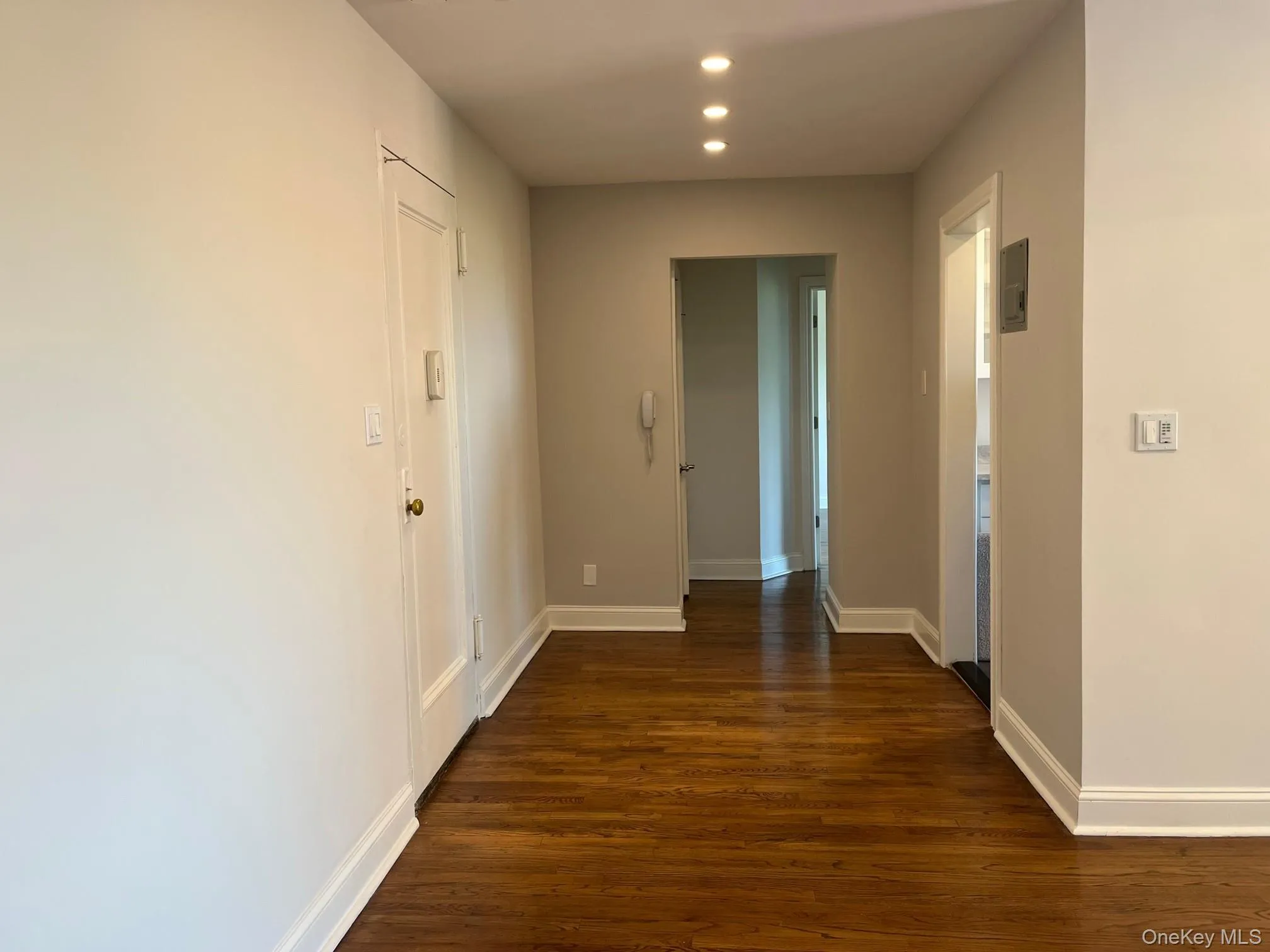 555 Broadway, Greenburgh, NY, 1 Bedroom Bedrooms, 3 Rooms Rooms,1 BathroomBathrooms,Residential,For Rent,Broadway,0,1018212 555 Broadway, Greenburgh, NY, 1 Bedroom Bedrooms, 3 Rooms Rooms,1 BathroomBathrooms,Residential,For Rent,Broadway,0,1018212