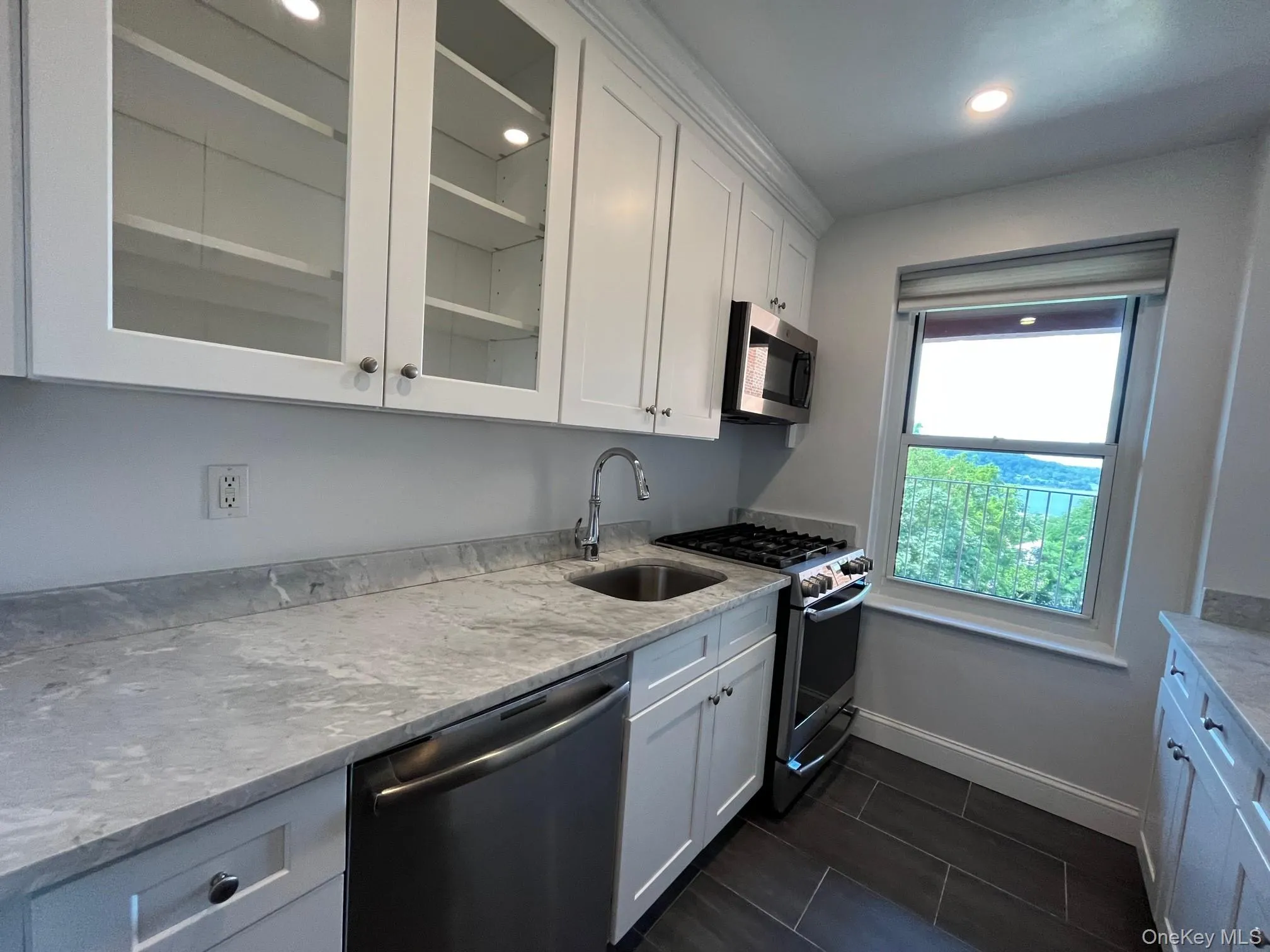 555 Broadway, Greenburgh, NY, 1 Bedroom Bedrooms, 3 Rooms Rooms,1 BathroomBathrooms,Residential,For Rent,Broadway,0,1018212 555 Broadway, Greenburgh, NY, 1 Bedroom Bedrooms, 3 Rooms Rooms,1 BathroomBathrooms,Residential,For Rent,Broadway,0,1018212