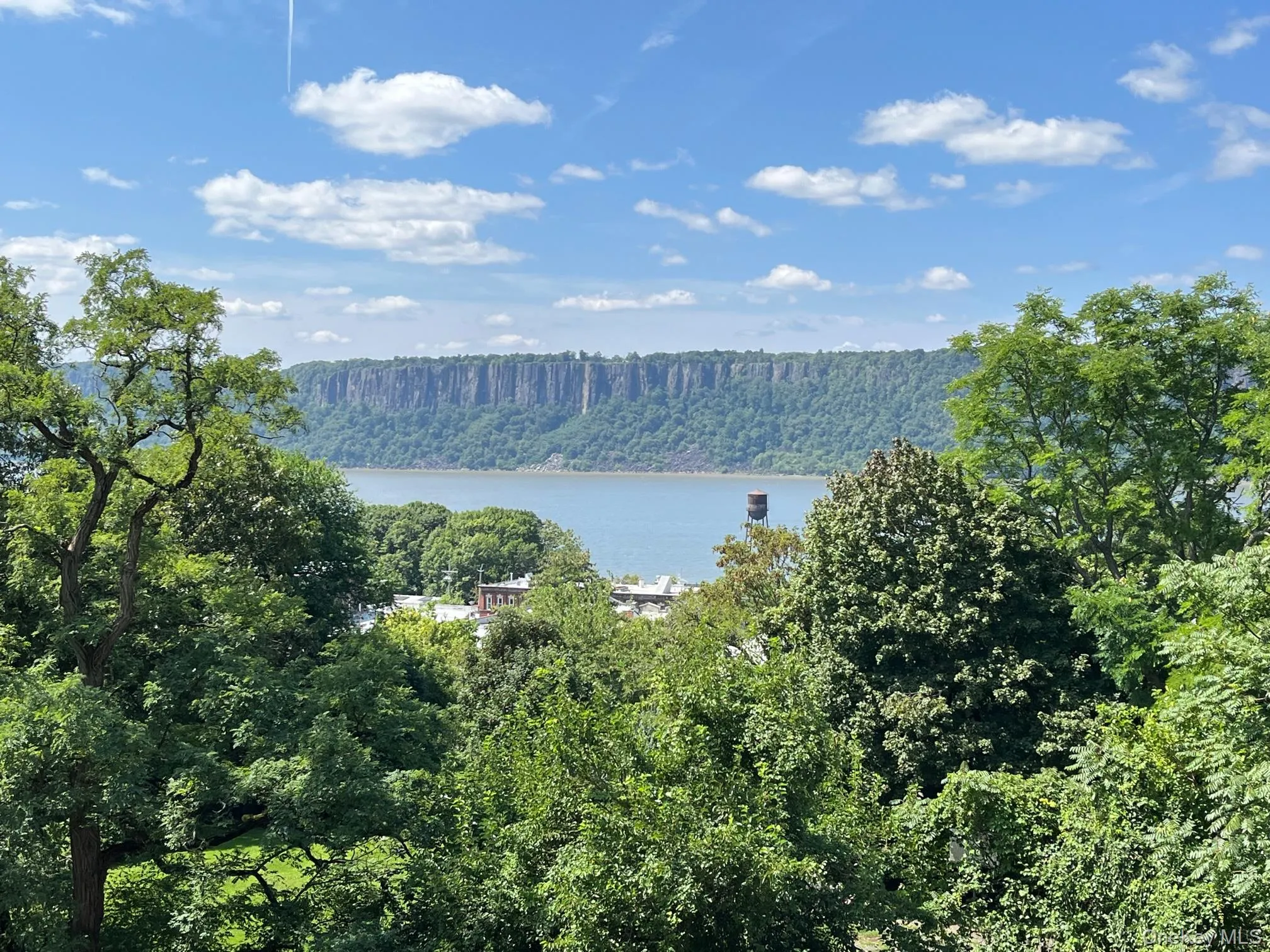 555 Broadway, Greenburgh, NY, 1 Bedroom Bedrooms, 3 Rooms Rooms,1 BathroomBathrooms,Residential,For Rent,Broadway,0,1018212 555 Broadway, Greenburgh, NY, 1 Bedroom Bedrooms, 3 Rooms Rooms,1 BathroomBathrooms,Residential,For Rent,Broadway,0,1018212