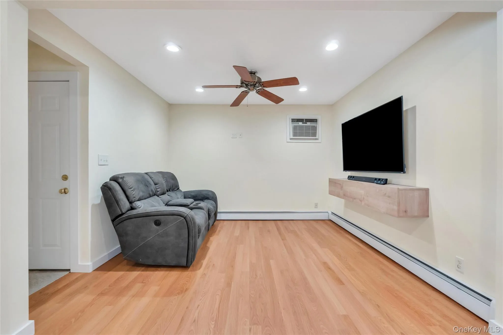71 Singingwood Drive, Islip, NY, 4 Bedrooms Bedrooms, 8 Rooms Rooms,2 BathroomsBathrooms,Residential,For Rent,Singingwood,0,1018221 71 Singingwood Drive, Islip, NY, 4 Bedrooms Bedrooms, 8 Rooms Rooms,2 BathroomsBathrooms,Residential,For Rent,Singingwood,0,1018221