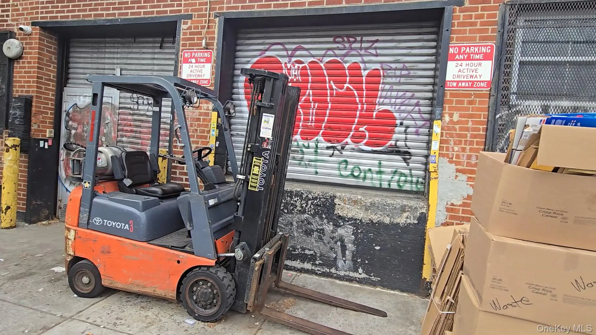 Loading dock Loading dock