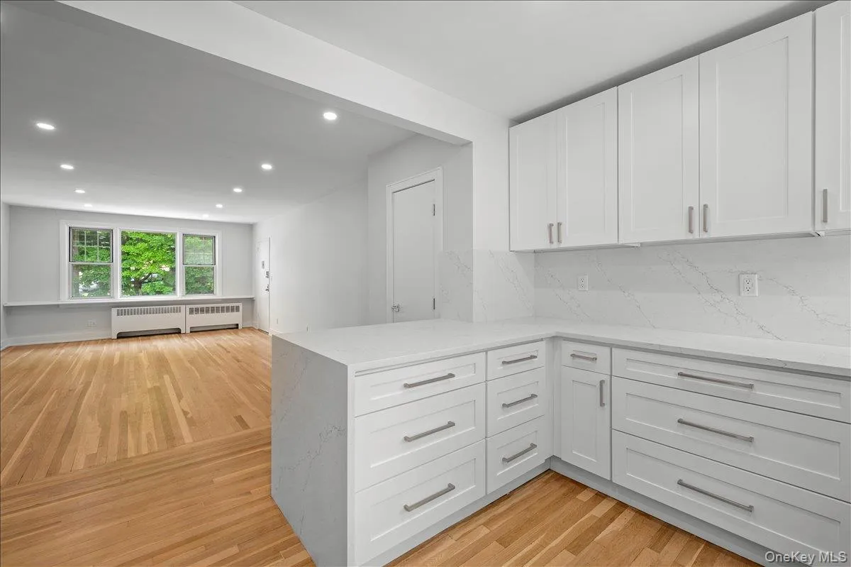 14 Soundview Avenue, White Plains, NY, 2 Bedrooms Bedrooms, 3 Rooms Rooms,2 BathroomsBathrooms,Residential,For Rent,Soundview,0,KEY1018225 14 Soundview Avenue, White Plains, NY, 2 Bedrooms Bedrooms, 3 Rooms Rooms,2 BathroomsBathrooms,Residential,For Rent,Soundview,0,KEY1018225