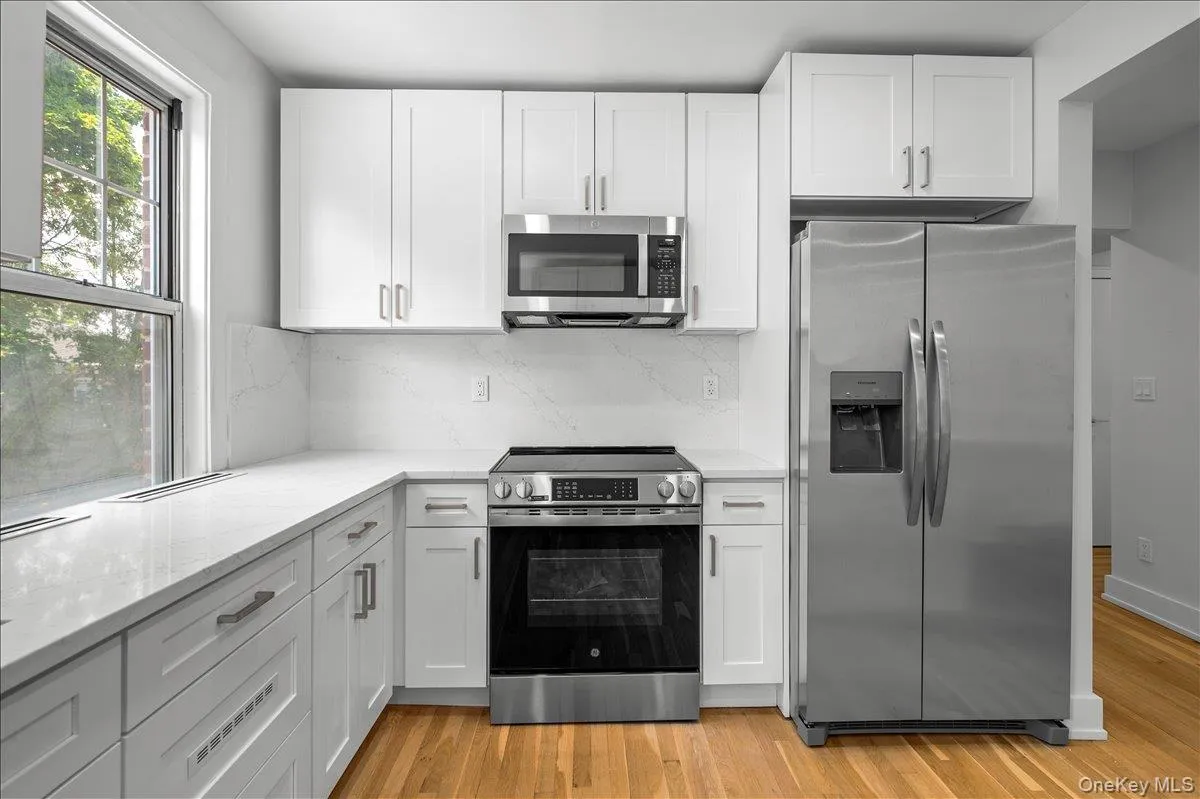 14 Soundview Avenue, White Plains, NY, 2 Bedrooms Bedrooms, 3 Rooms Rooms,2 BathroomsBathrooms,Residential,For Rent,Soundview,0,KEY1018225 14 Soundview Avenue, White Plains, NY, 2 Bedrooms Bedrooms, 3 Rooms Rooms,2 BathroomsBathrooms,Residential,For Rent,Soundview,0,KEY1018225
