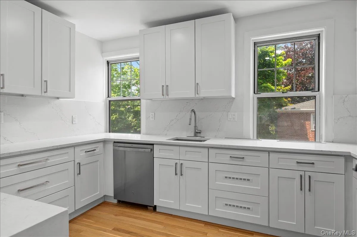 14 Soundview Avenue, White Plains, NY, 2 Bedrooms Bedrooms, 3 Rooms Rooms,2 BathroomsBathrooms,Residential,For Rent,Soundview,0,KEY1018225 14 Soundview Avenue, White Plains, NY, 2 Bedrooms Bedrooms, 3 Rooms Rooms,2 BathroomsBathrooms,Residential,For Rent,Soundview,0,KEY1018225