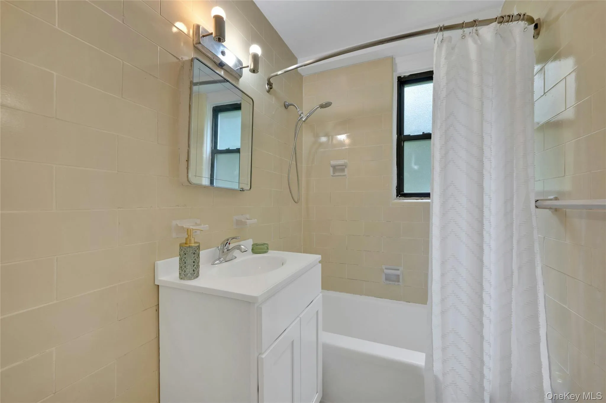 735 Kappock Street, New York, NY, 1 Bedroom Bedrooms, 3 Rooms Rooms,1 BathroomBathrooms,Residential,For Rent,Kappock,0,KEY1018228 735 Kappock Street, New York, NY, 1 Bedroom Bedrooms, 3 Rooms Rooms,1 BathroomBathrooms,Residential,For Rent,Kappock,0,KEY1018228