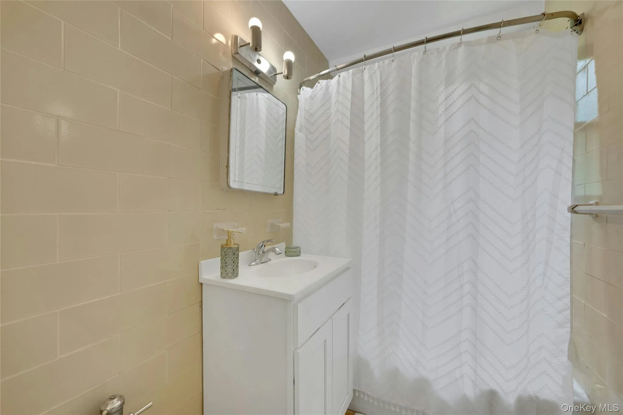 735 Kappock Street, New York, NY, 1 Bedroom Bedrooms, 3 Rooms Rooms,1 BathroomBathrooms,Residential,For Rent,Kappock,0,KEY1018228 735 Kappock Street, New York, NY, 1 Bedroom Bedrooms, 3 Rooms Rooms,1 BathroomBathrooms,Residential,For Rent,Kappock,0,KEY1018228