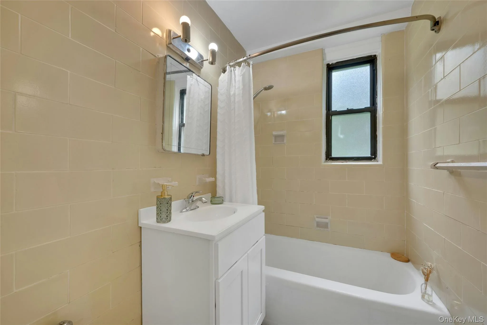 735 Kappock Street, New York, NY, 1 Bedroom Bedrooms, 3 Rooms Rooms,1 BathroomBathrooms,Residential,For Rent,Kappock,0,KEY1018228 735 Kappock Street, New York, NY, 1 Bedroom Bedrooms, 3 Rooms Rooms,1 BathroomBathrooms,Residential,For Rent,Kappock,0,KEY1018228