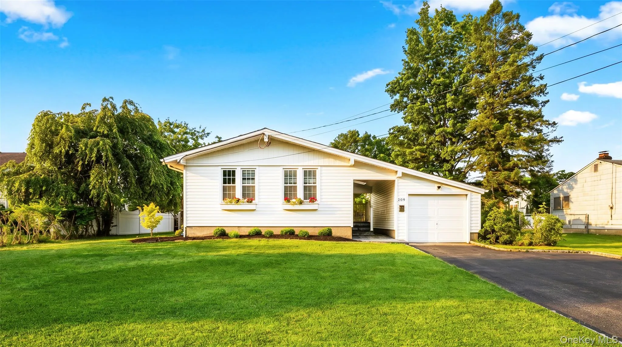209 Loop Drive, Islip, NY, 3 Bedrooms Bedrooms, 7 Rooms Rooms,2 BathroomsBathrooms,Residential,For Rent,Loop,0,KEY1018231 209 Loop Drive, Islip, NY, 3 Bedrooms Bedrooms, 7 Rooms Rooms,2 BathroomsBathrooms,Residential,For Rent,Loop,0,KEY1018231