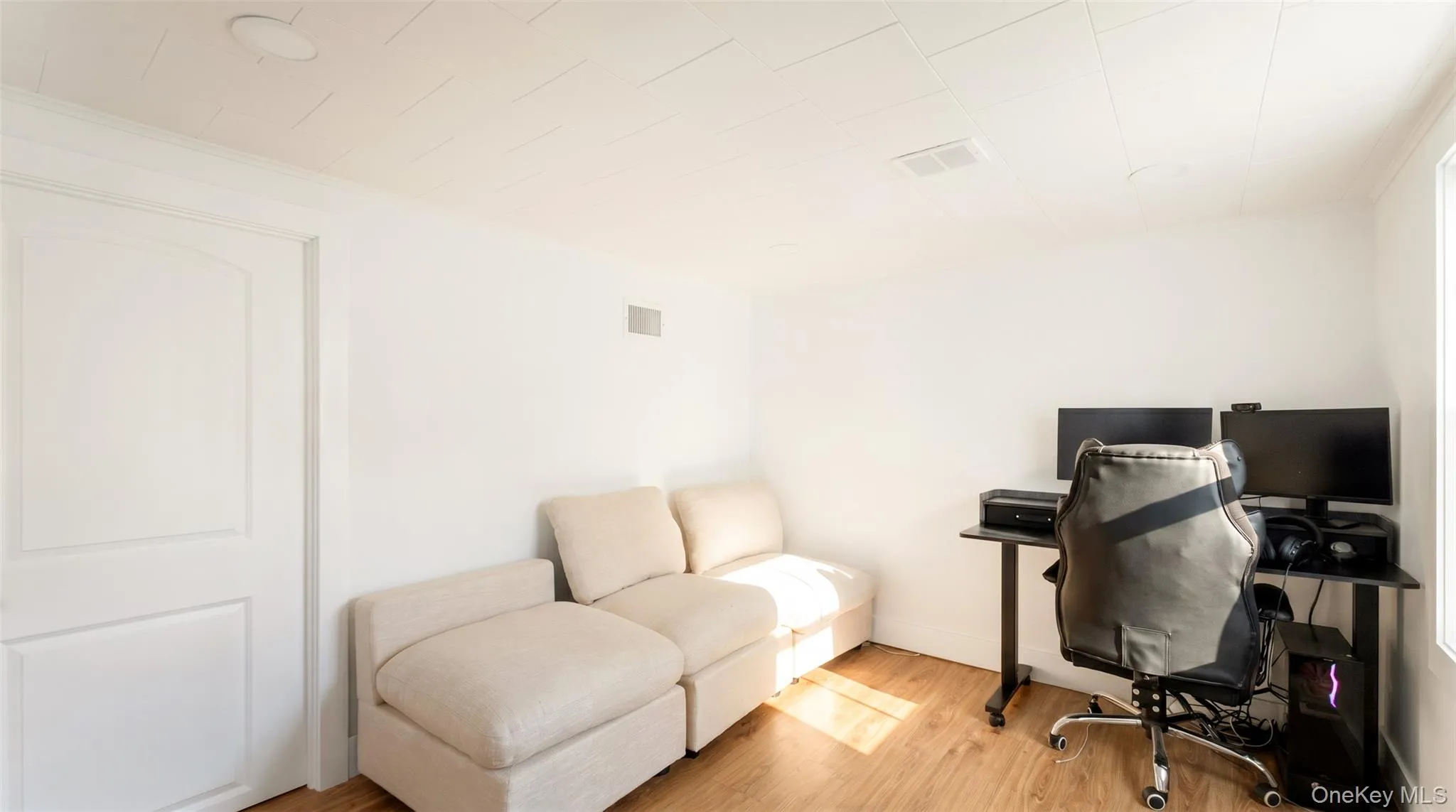 209 Loop Drive, Islip, NY, 3 Bedrooms Bedrooms, 7 Rooms Rooms,2 BathroomsBathrooms,Residential,For Rent,Loop,0,KEY1018231 209 Loop Drive, Islip, NY, 3 Bedrooms Bedrooms, 7 Rooms Rooms,2 BathroomsBathrooms,Residential,For Rent,Loop,0,KEY1018231