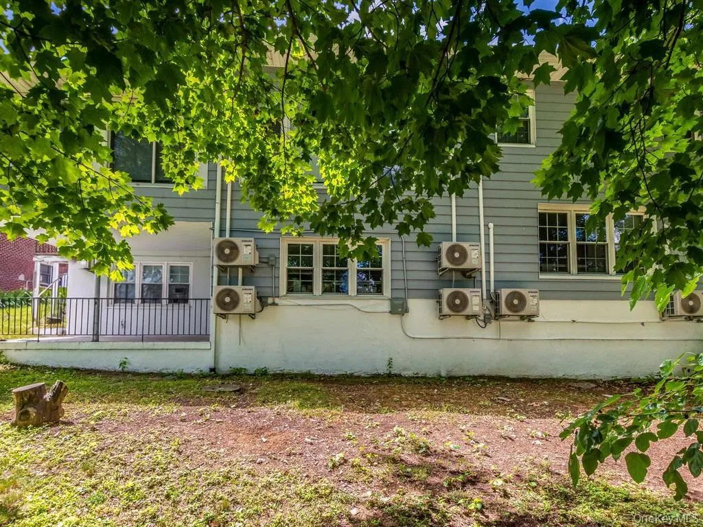 130 La Salle Drive, Yonkers, NY, 3 Bedrooms Bedrooms, 8 Rooms Rooms,2 BathroomsBathrooms,Residential,For Rent,La Salle,0,KEY1018232 130 La Salle Drive, Yonkers, NY, 3 Bedrooms Bedrooms, 8 Rooms Rooms,2 BathroomsBathrooms,Residential,For Rent,La Salle,0,KEY1018232