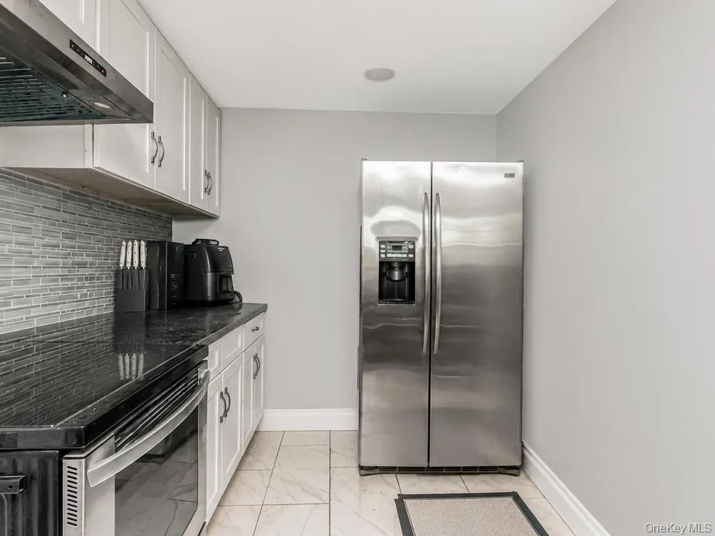 130 La Salle Drive, Yonkers, NY, 3 Bedrooms Bedrooms, 8 Rooms Rooms,2 BathroomsBathrooms,Residential,For Rent,La Salle,0,KEY1018232 130 La Salle Drive, Yonkers, NY, 3 Bedrooms Bedrooms, 8 Rooms Rooms,2 BathroomsBathrooms,Residential,For Rent,La Salle,0,KEY1018232