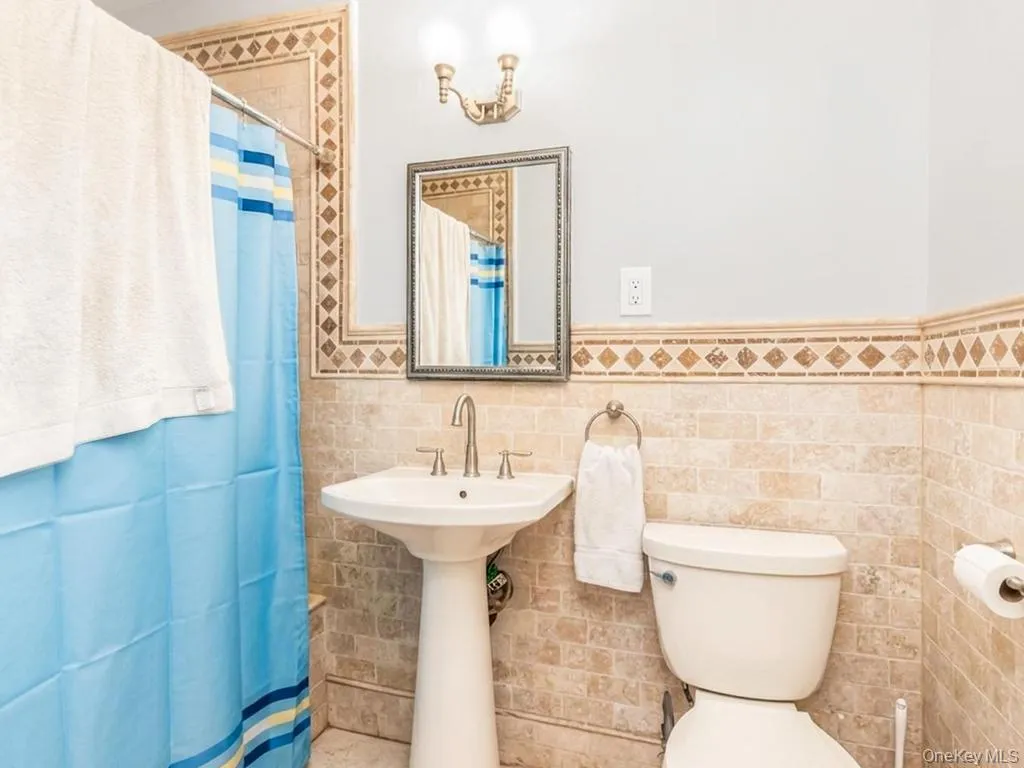 130 La Salle Drive, Yonkers, NY, 3 Bedrooms Bedrooms, 8 Rooms Rooms,2 BathroomsBathrooms,Residential,For Rent,La Salle,0,KEY1018232 130 La Salle Drive, Yonkers, NY, 3 Bedrooms Bedrooms, 8 Rooms Rooms,2 BathroomsBathrooms,Residential,For Rent,La Salle,0,KEY1018232
