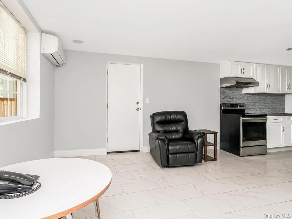 130 La Salle Drive, Yonkers, NY, 3 Bedrooms Bedrooms, 8 Rooms Rooms,2 BathroomsBathrooms,Residential,For Rent,La Salle,0,KEY1018232 130 La Salle Drive, Yonkers, NY, 3 Bedrooms Bedrooms, 8 Rooms Rooms,2 BathroomsBathrooms,Residential,For Rent,La Salle,0,KEY1018232