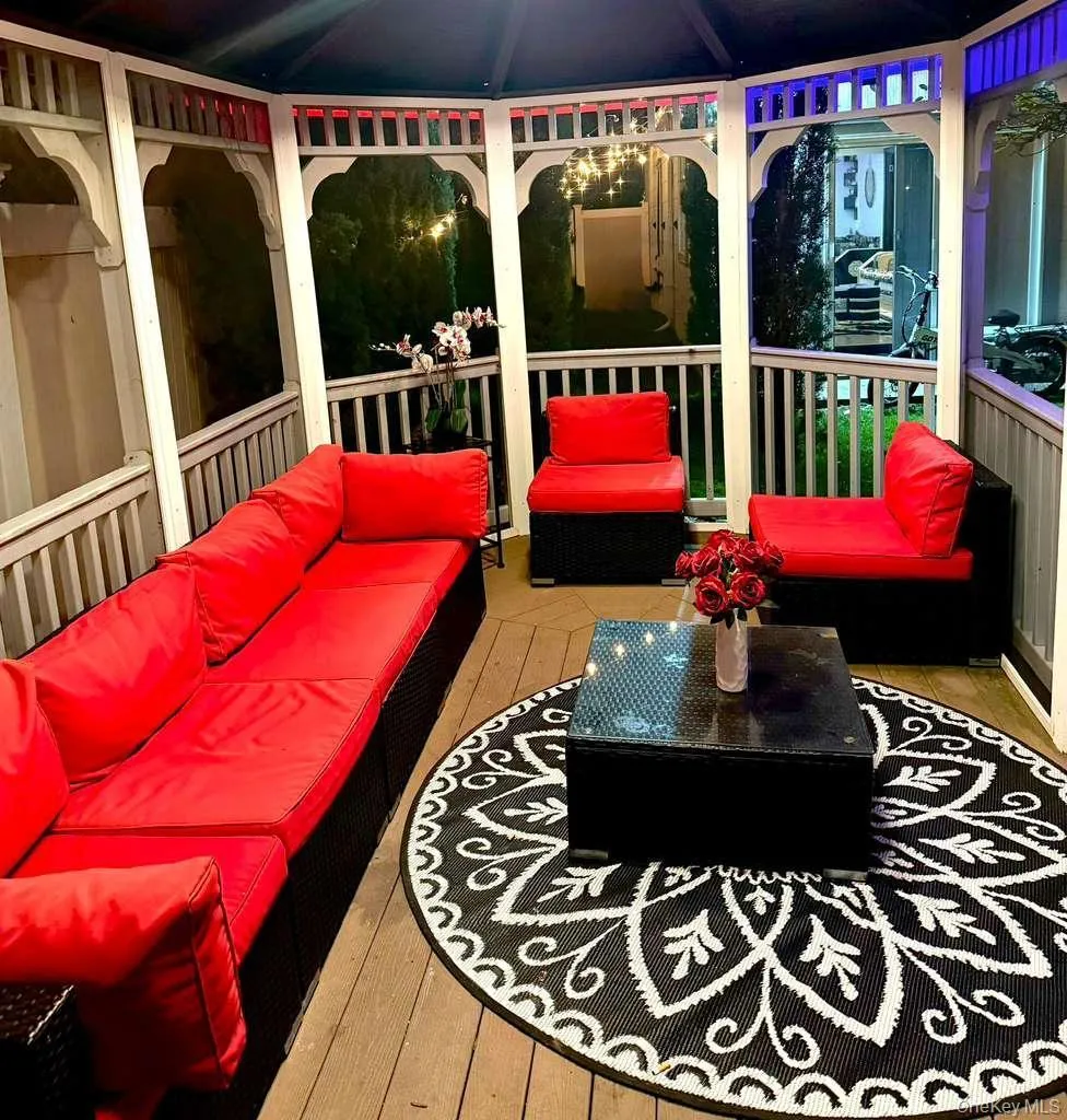 62 Walnut Road, Hempstead, NY, 4 Bedrooms Bedrooms, 12 Rooms Rooms,3 BathroomsBathrooms,Residential,For Rent,Walnut,0,1018236 62 Walnut Road, Hempstead, NY, 4 Bedrooms Bedrooms, 12 Rooms Rooms,3 BathroomsBathrooms,Residential,For Rent,Walnut,0,1018236