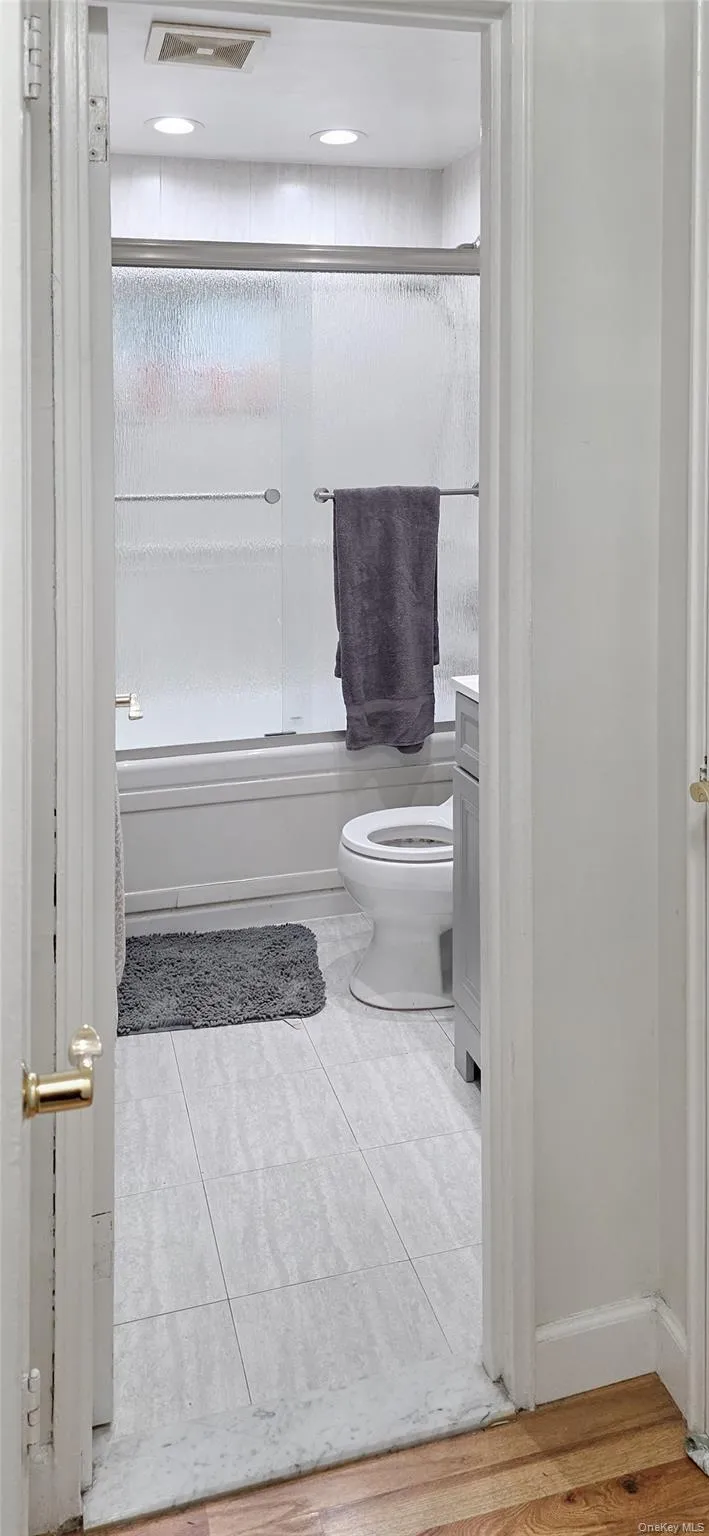 2104 157th Street, New York, NY, 3 Bedrooms Bedrooms, 8 Rooms Rooms,2 BathroomsBathrooms,Residential,For Rent,157th,0,KEY1018239 2104 157th Street, New York, NY, 3 Bedrooms Bedrooms, 8 Rooms Rooms,2 BathroomsBathrooms,Residential,For Rent,157th,0,KEY1018239