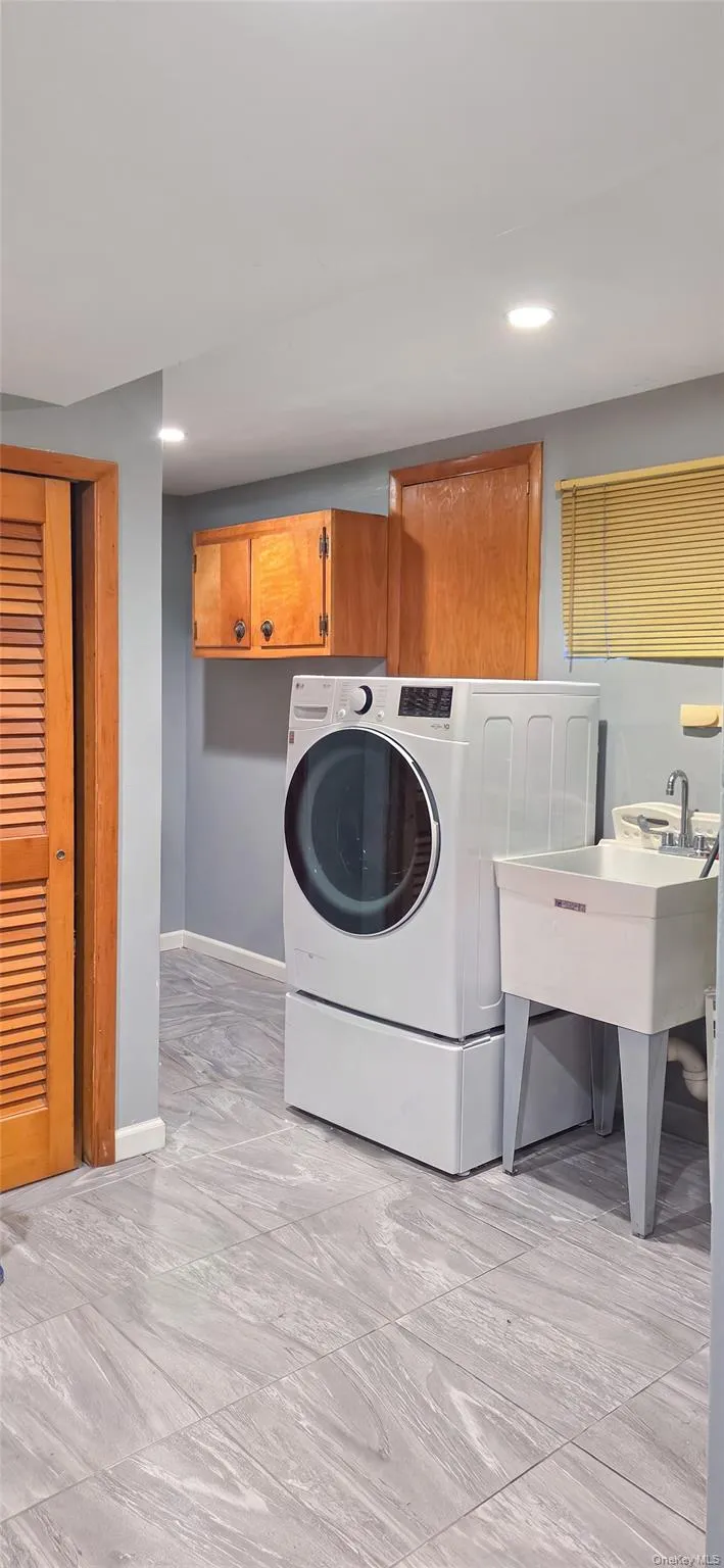 2104 157th Street, New York, NY, 3 Bedrooms Bedrooms, 8 Rooms Rooms,2 BathroomsBathrooms,Residential,For Rent,157th,0,KEY1018239 2104 157th Street, New York, NY, 3 Bedrooms Bedrooms, 8 Rooms Rooms,2 BathroomsBathrooms,Residential,For Rent,157th,0,KEY1018239