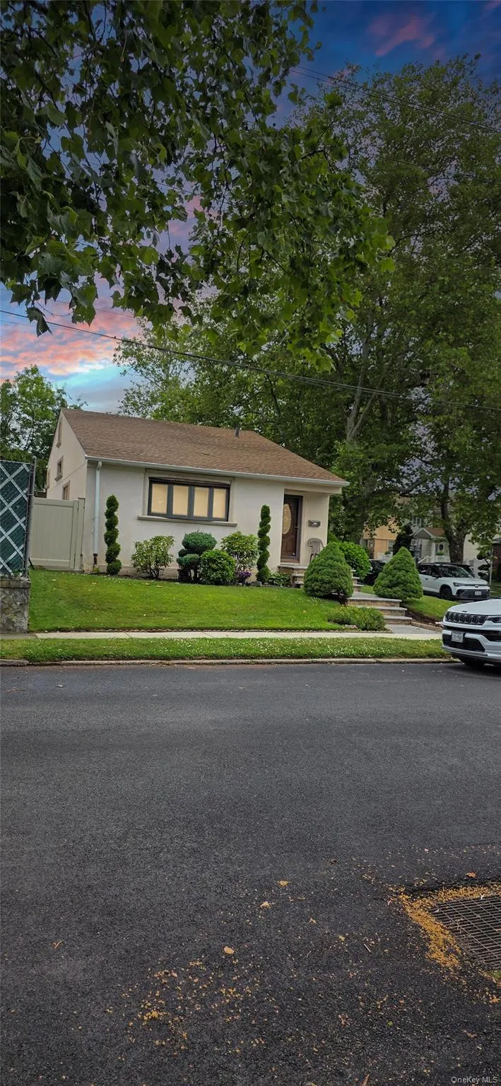2104 157th Street, New York, NY, 3 Bedrooms Bedrooms, 8 Rooms Rooms,2 BathroomsBathrooms,Residential,For Rent,157th,0,KEY1018239 2104 157th Street, New York, NY, 3 Bedrooms Bedrooms, 8 Rooms Rooms,2 BathroomsBathrooms,Residential,For Rent,157th,0,KEY1018239