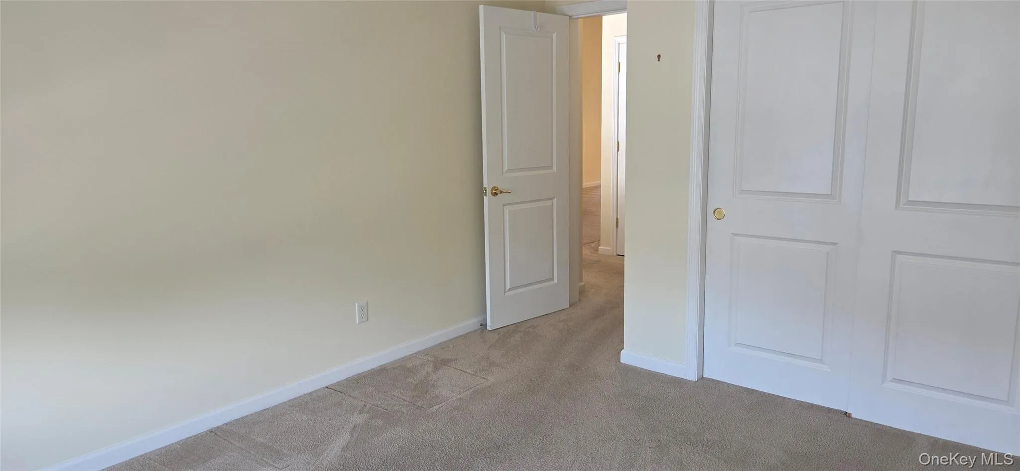 22 Cricket Court, Brookhaven, NY, 2 Bedrooms Bedrooms, 6 Rooms Rooms,2 BathroomsBathrooms,Residential,For Rent,Cricket,0,KEY1018240 22 Cricket Court, Brookhaven, NY, 2 Bedrooms Bedrooms, 6 Rooms Rooms,2 BathroomsBathrooms,Residential,For Rent,Cricket,0,KEY1018240