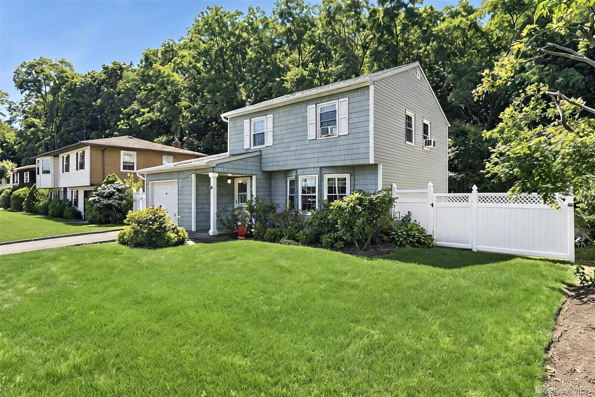 17 Harmony Lane, Glen Cove, NY, 3 Bedrooms Bedrooms, 7 Rooms Rooms,1 BathroomBathrooms,Residential,For Rent,Harmony,0,1018243 17 Harmony Lane, Glen Cove, NY, 3 Bedrooms Bedrooms, 7 Rooms Rooms,1 BathroomBathrooms,Residential,For Rent,Harmony,0,1018243
