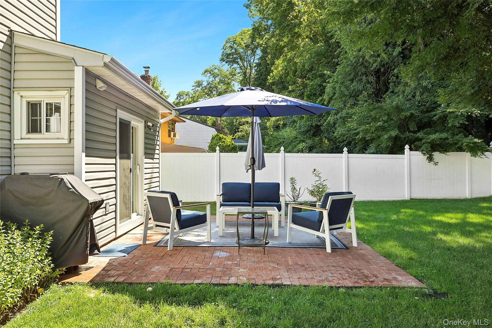 17 Harmony Lane, Glen Cove, NY, 3 Bedrooms Bedrooms, 7 Rooms Rooms,1 BathroomBathrooms,Residential,For Rent,Harmony,0,1018243 17 Harmony Lane, Glen Cove, NY, 3 Bedrooms Bedrooms, 7 Rooms Rooms,1 BathroomBathrooms,Residential,For Rent,Harmony,0,1018243