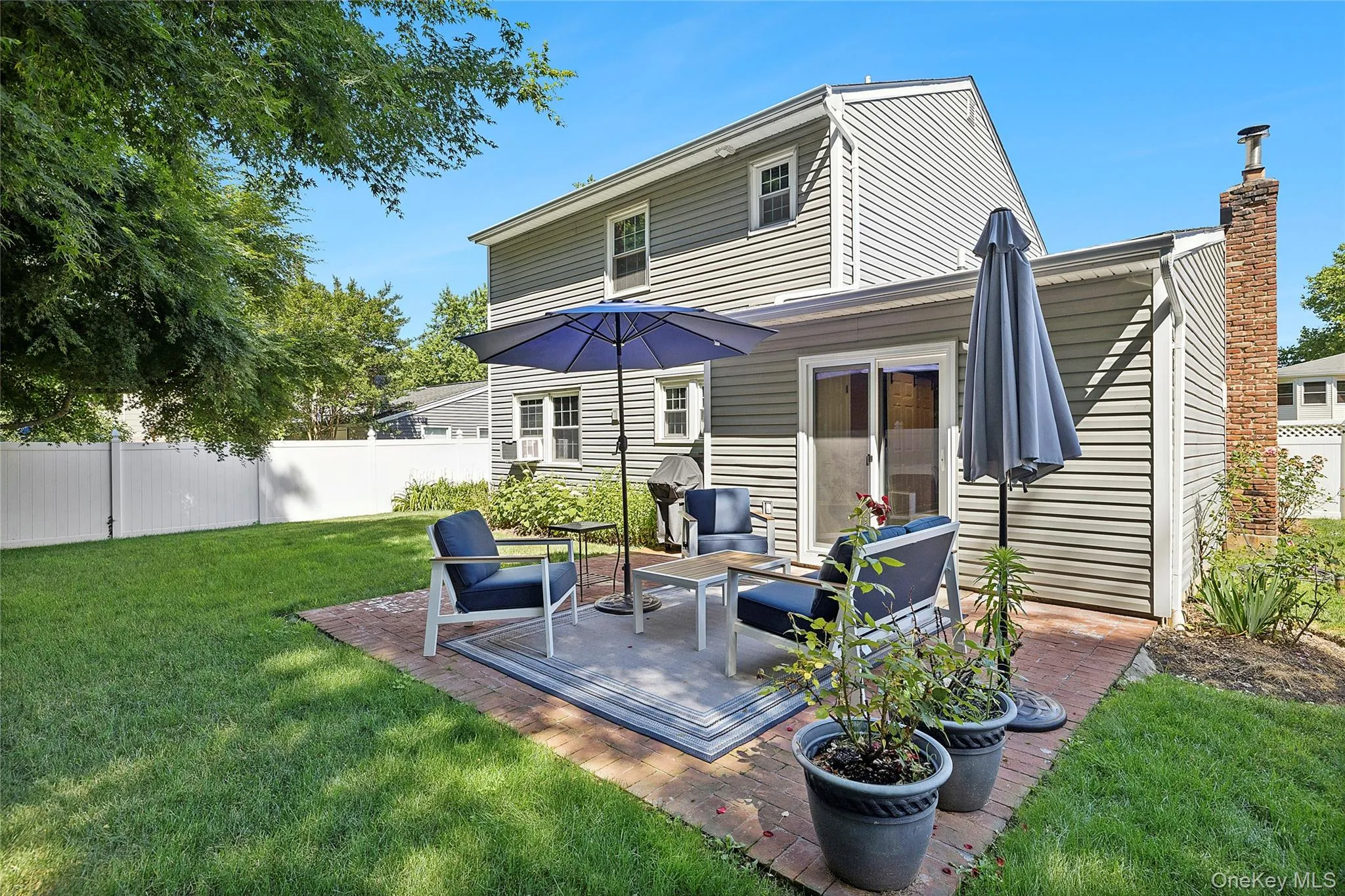 17 Harmony Lane, Glen Cove, NY, 3 Bedrooms Bedrooms, 7 Rooms Rooms,1 BathroomBathrooms,Residential,For Rent,Harmony,0,1018243 17 Harmony Lane, Glen Cove, NY, 3 Bedrooms Bedrooms, 7 Rooms Rooms,1 BathroomBathrooms,Residential,For Rent,Harmony,0,1018243