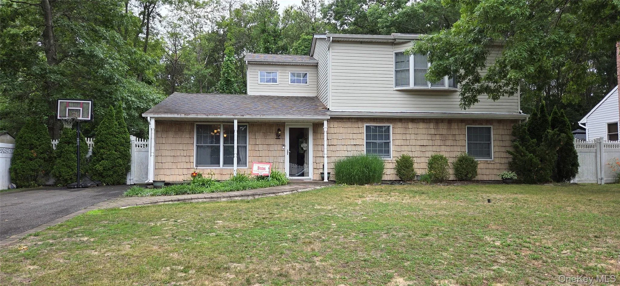 132 13th Avenue, Brookhaven, NY, 4 Bedrooms Bedrooms, 8 Rooms Rooms,2 BathroomsBathrooms,Residential,For Rent,13th,0,KEY1018247 132 13th Avenue, Brookhaven, NY, 4 Bedrooms Bedrooms, 8 Rooms Rooms,2 BathroomsBathrooms,Residential,For Rent,13th,0,KEY1018247