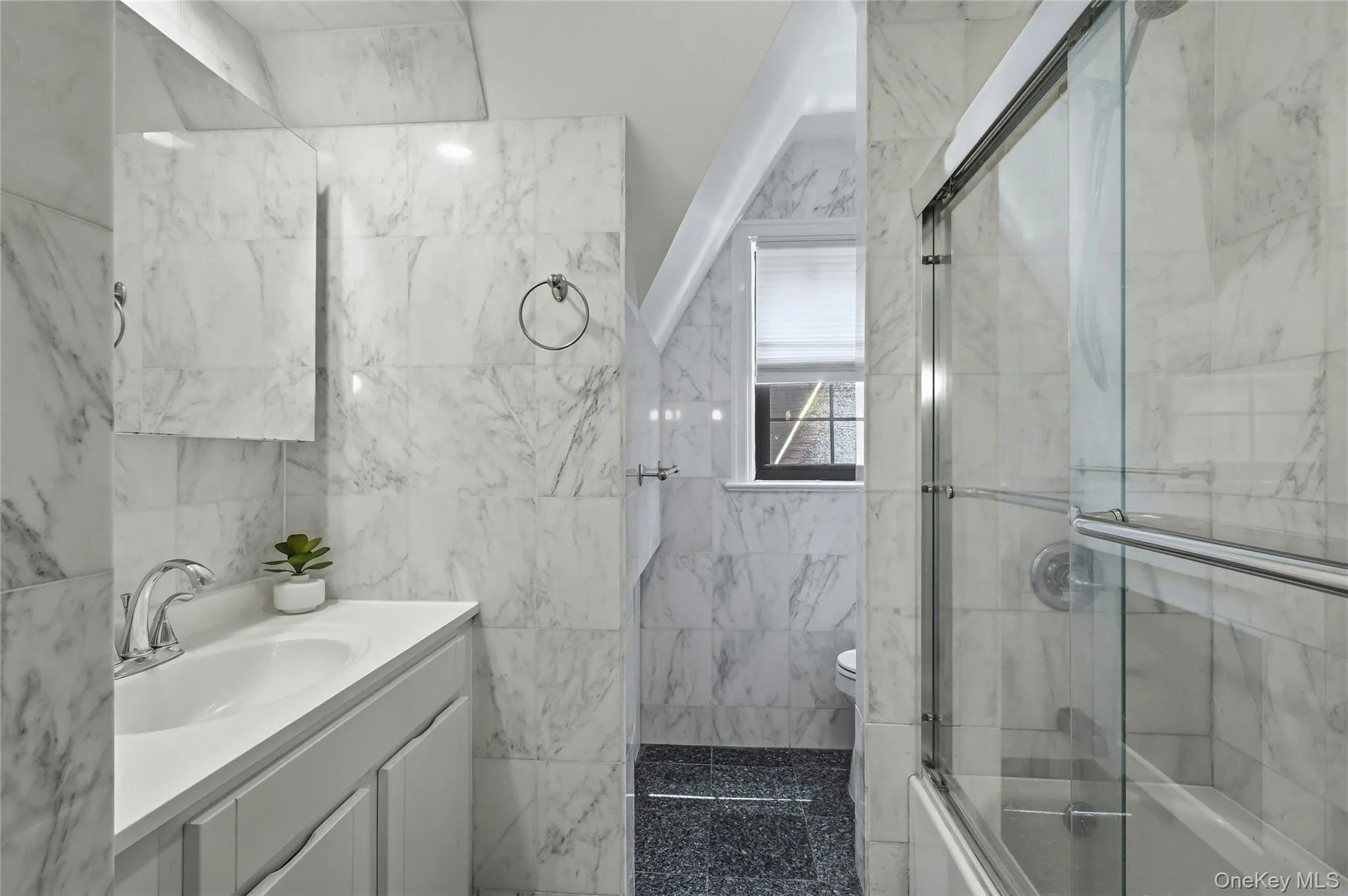 38 Bayview Terrace, North Hempstead, NY, 4 Bedrooms Bedrooms, 9 Rooms Rooms,2 BathroomsBathrooms,Residential,For Rent,Bayview,0,KEY1018248 38 Bayview Terrace, North Hempstead, NY, 4 Bedrooms Bedrooms, 9 Rooms Rooms,2 BathroomsBathrooms,Residential,For Rent,Bayview,0,KEY1018248