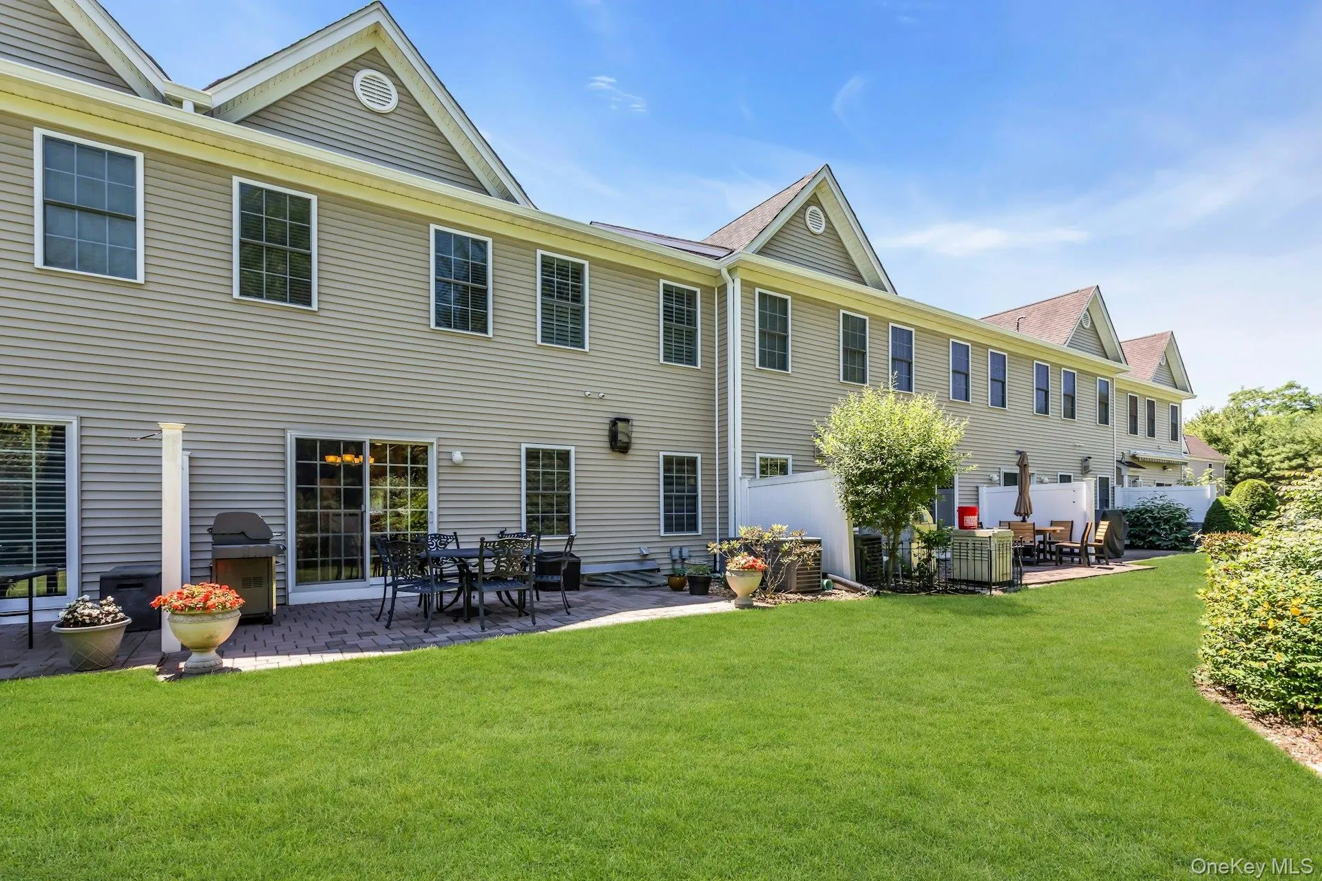 19 Meadow Court, Islip, NY, 2 Bedrooms Bedrooms, 9 Rooms Rooms,2 BathroomsBathrooms,Residential,For Rent,Meadow,0,KEY1018249 19 Meadow Court, Islip, NY, 2 Bedrooms Bedrooms, 9 Rooms Rooms,2 BathroomsBathrooms,Residential,For Rent,Meadow,0,KEY1018249