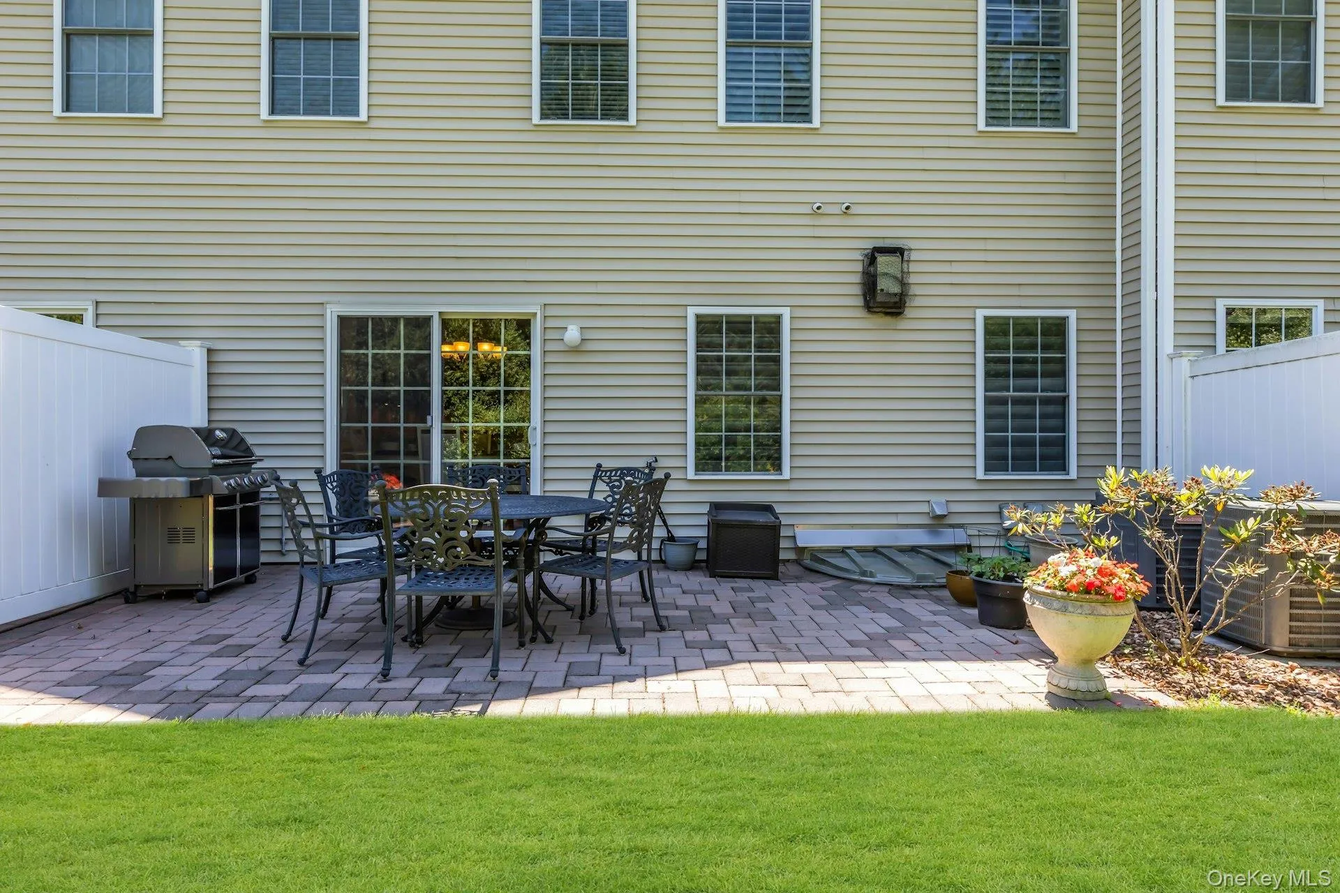 19 Meadow Court, Islip, NY, 2 Bedrooms Bedrooms, 9 Rooms Rooms,2 BathroomsBathrooms,Residential,For Rent,Meadow,0,KEY1018249 19 Meadow Court, Islip, NY, 2 Bedrooms Bedrooms, 9 Rooms Rooms,2 BathroomsBathrooms,Residential,For Rent,Meadow,0,KEY1018249