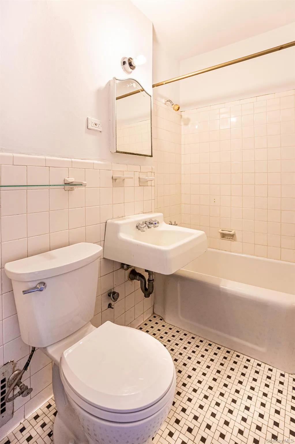 99-72 66 Road, New York, NY, 1 Bedroom Bedrooms, 5 Rooms Rooms,1 BathroomBathrooms,Residential,For Rent,66,0,KEY1018250 99-72 66 Road, New York, NY, 1 Bedroom Bedrooms, 5 Rooms Rooms,1 BathroomBathrooms,Residential,For Rent,66,0,KEY1018250