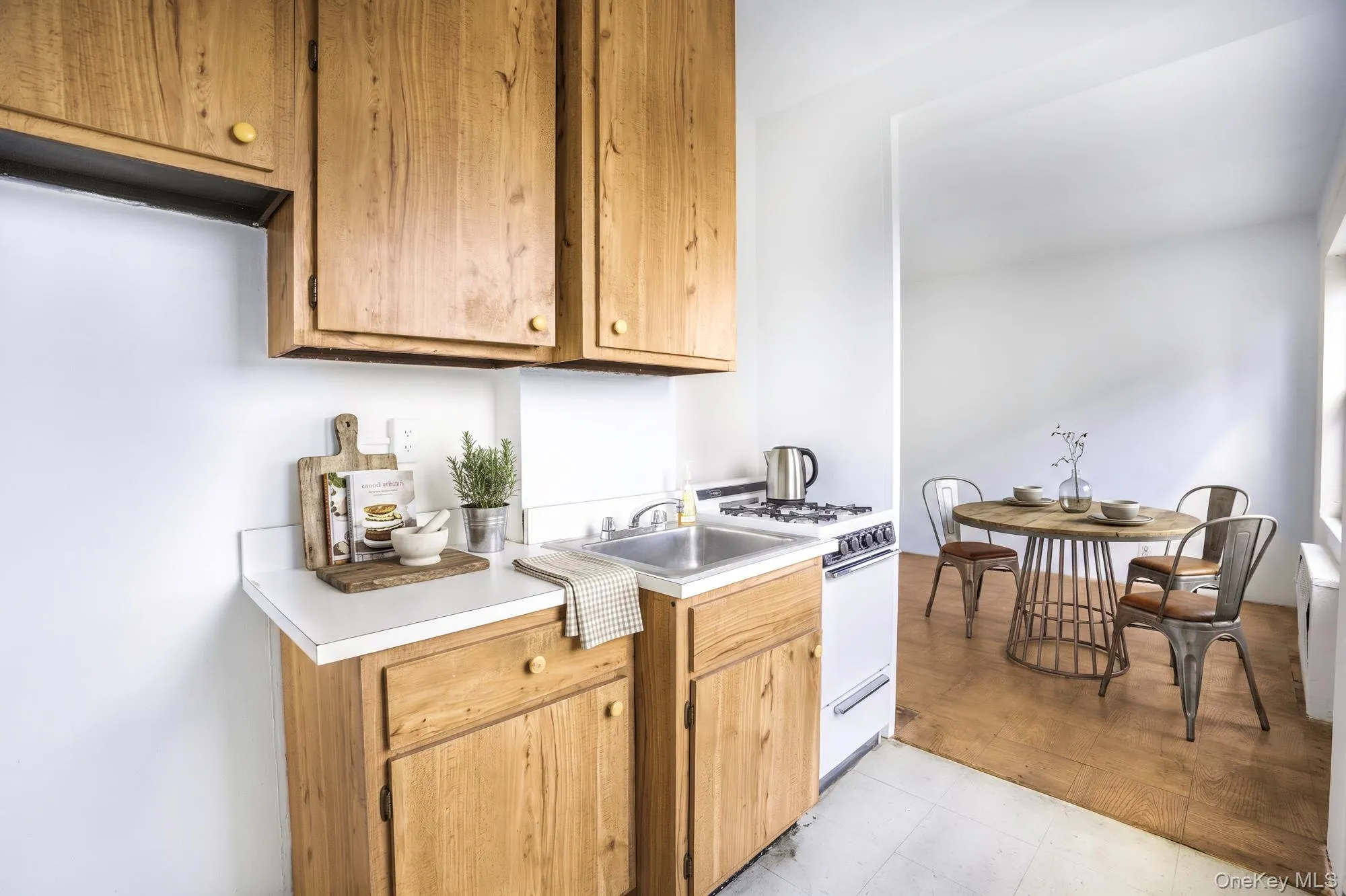 99-72 66 Road, New York, NY, 1 Bedroom Bedrooms, 5 Rooms Rooms,1 BathroomBathrooms,Residential,For Rent,66,0,KEY1018250 99-72 66 Road, New York, NY, 1 Bedroom Bedrooms, 5 Rooms Rooms,1 BathroomBathrooms,Residential,For Rent,66,0,KEY1018250
