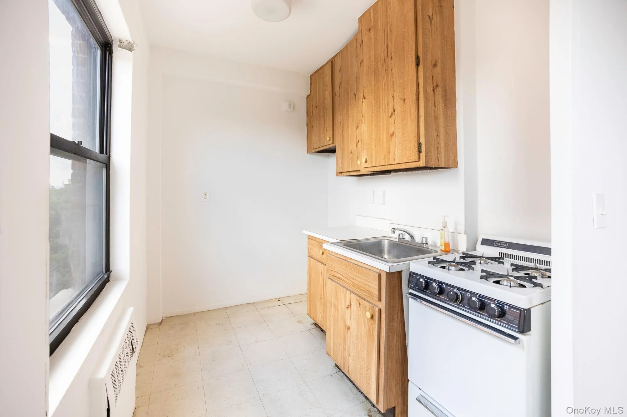 99-72 66 Road, New York, NY, 1 Bedroom Bedrooms, 5 Rooms Rooms,1 BathroomBathrooms,Residential,For Rent,66,0,KEY1018250 99-72 66 Road, New York, NY, 1 Bedroom Bedrooms, 5 Rooms Rooms,1 BathroomBathrooms,Residential,For Rent,66,0,KEY1018250