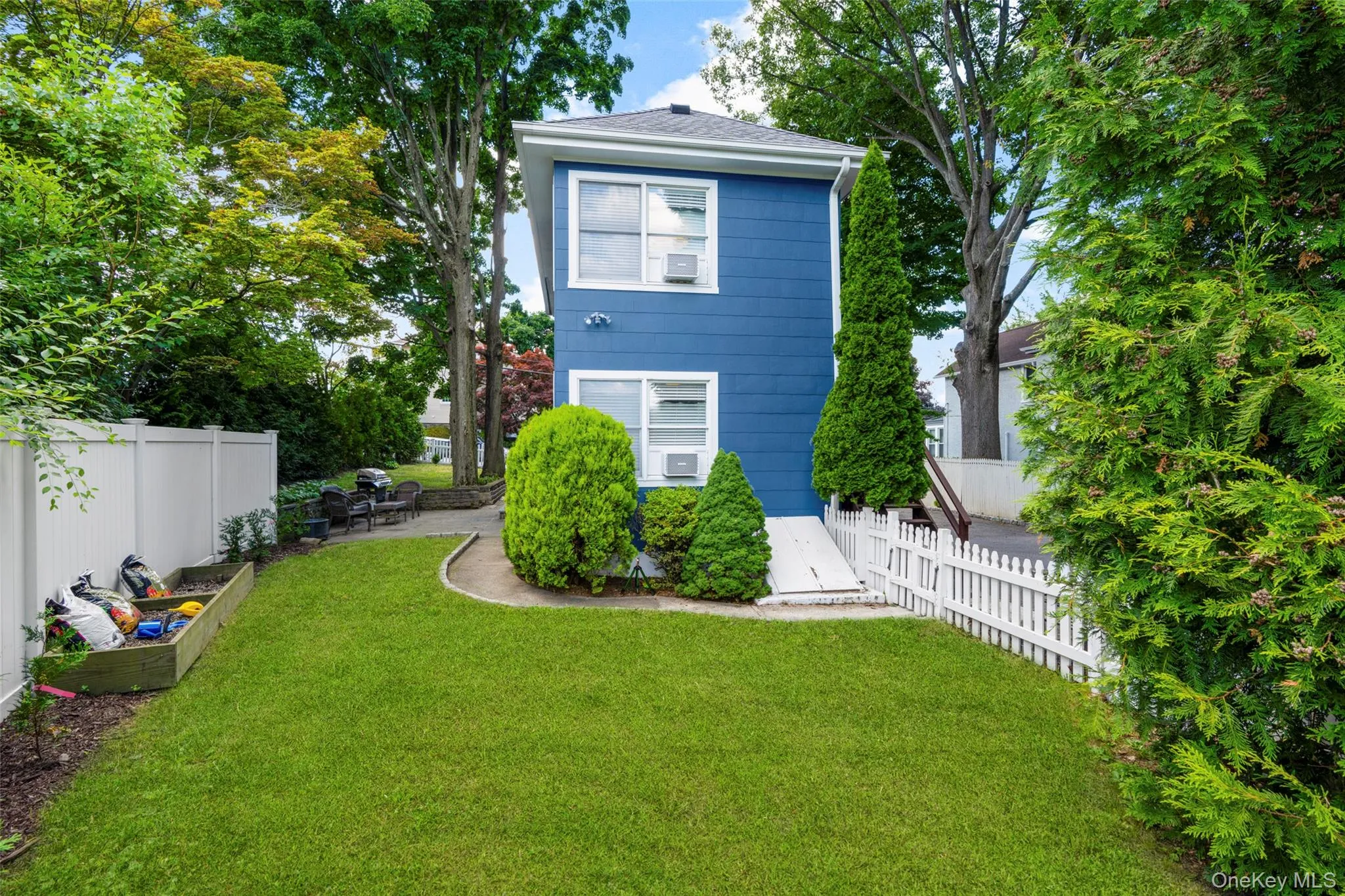 315 Maple Avenue, Mamaroneck, NY, 4 Bedrooms Bedrooms, 8 Rooms Rooms,3 BathroomsBathrooms,Residential Lease,For Rent,Maple,0,KEY1018255 315 Maple Avenue, Mamaroneck, NY, 4 Bedrooms Bedrooms, 8 Rooms Rooms,3 BathroomsBathrooms,Residential Lease,For Rent,Maple,0,KEY1018255
