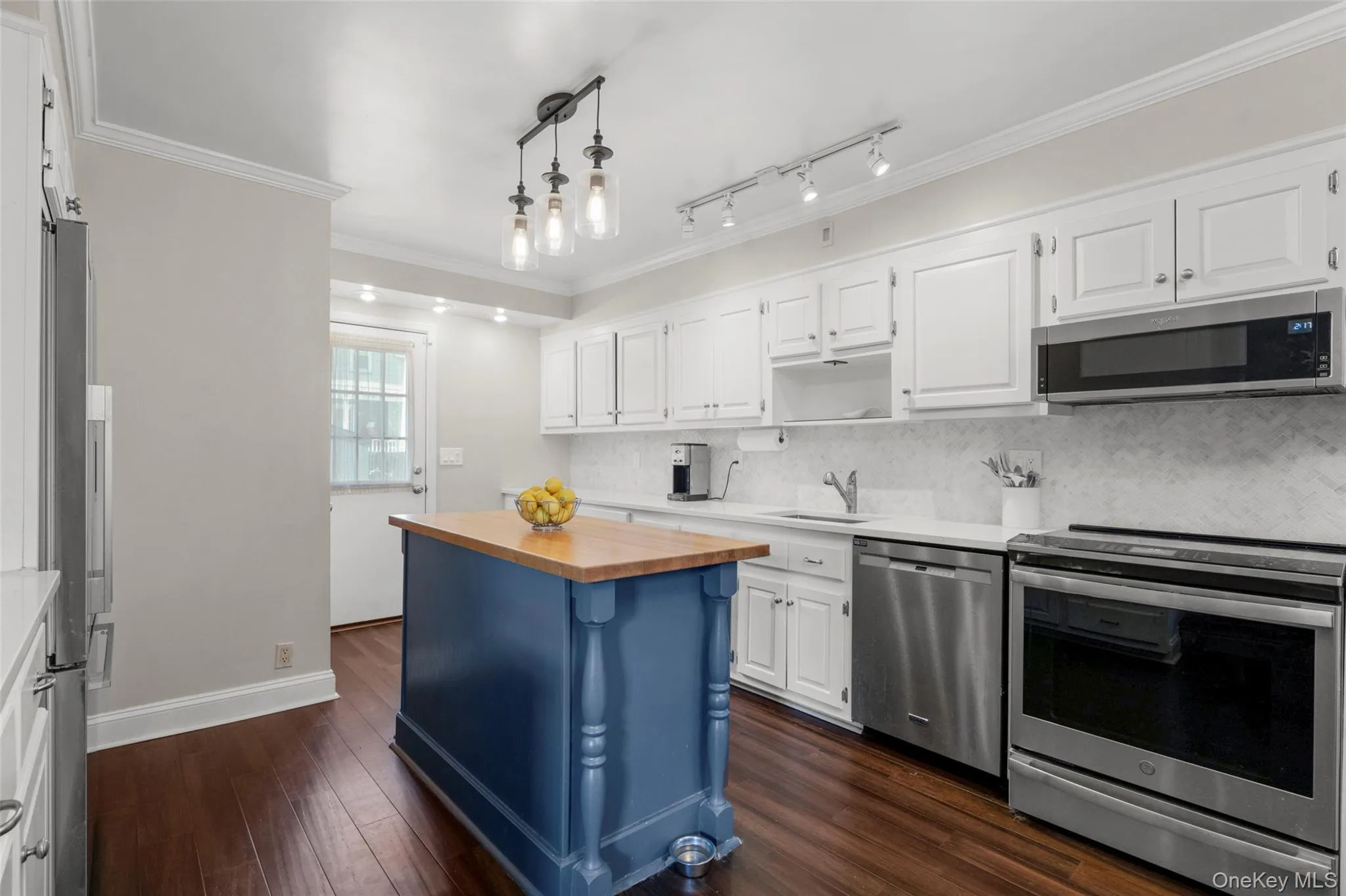 315 Maple Avenue, Mamaroneck, NY, 4 Bedrooms Bedrooms, 8 Rooms Rooms,3 BathroomsBathrooms,Residential Lease,For Rent,Maple,0,KEY1018255 315 Maple Avenue, Mamaroneck, NY, 4 Bedrooms Bedrooms, 8 Rooms Rooms,3 BathroomsBathrooms,Residential Lease,For Rent,Maple,0,KEY1018255
