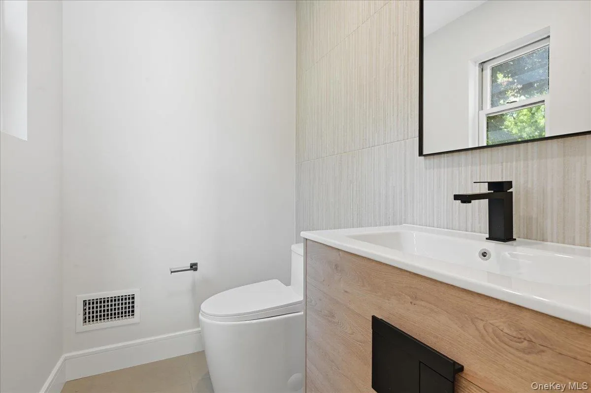 4 Short Path, Smithtown, NY, 4 Bedrooms Bedrooms, 10 Rooms Rooms,3 BathroomsBathrooms,Residential,For Rent,Short,0,KEY1018259 4 Short Path, Smithtown, NY, 4 Bedrooms Bedrooms, 10 Rooms Rooms,3 BathroomsBathrooms,Residential,For Rent,Short,0,KEY1018259