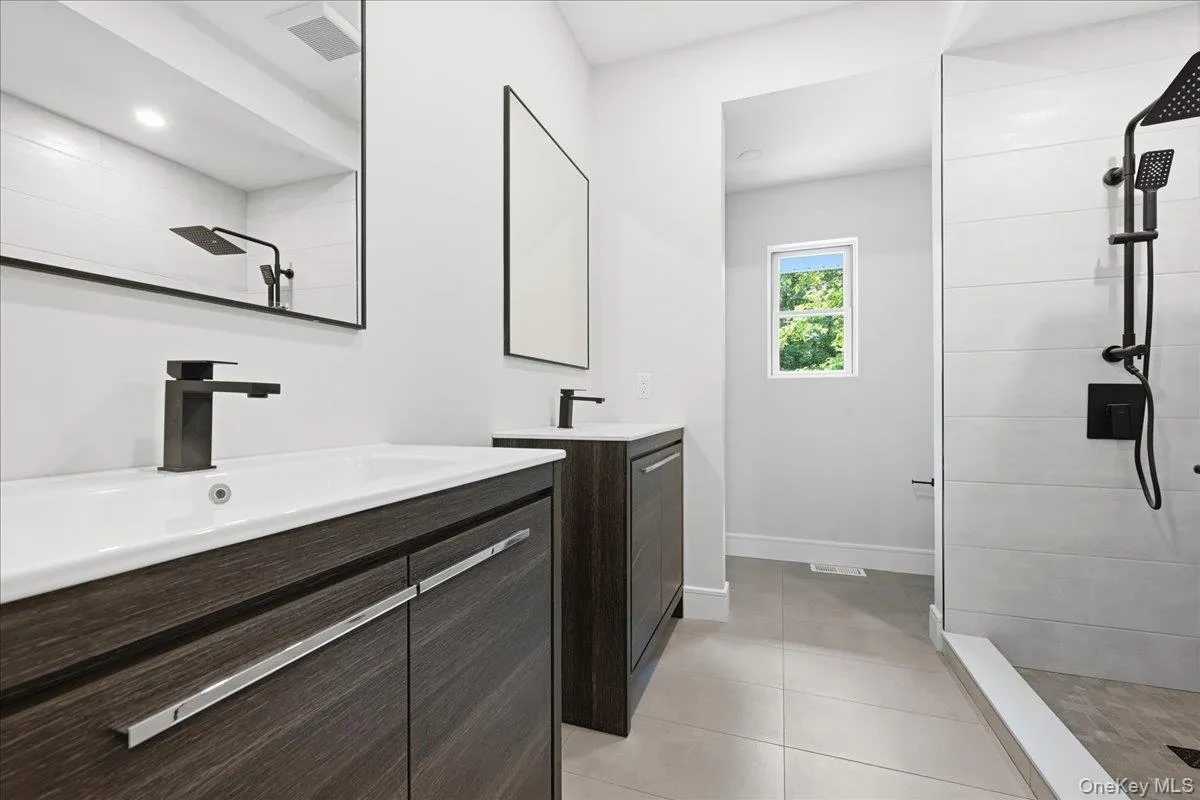 4 Short Path, Smithtown, NY, 4 Bedrooms Bedrooms, 10 Rooms Rooms,3 BathroomsBathrooms,Residential,For Rent,Short,0,KEY1018259 4 Short Path, Smithtown, NY, 4 Bedrooms Bedrooms, 10 Rooms Rooms,3 BathroomsBathrooms,Residential,For Rent,Short,0,KEY1018259