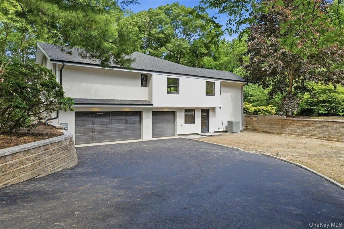 4 Short Path, Smithtown, NY, 4 Bedrooms Bedrooms, 10 Rooms Rooms,3 BathroomsBathrooms,Residential,For Rent,Short,0,KEY1018259 4 Short Path, Smithtown, NY, 4 Bedrooms Bedrooms, 10 Rooms Rooms,3 BathroomsBathrooms,Residential,For Rent,Short,0,KEY1018259