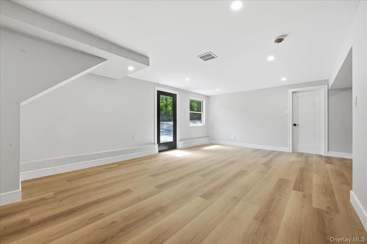 4 Short Path, Smithtown, NY, 4 Bedrooms Bedrooms, 10 Rooms Rooms,3 BathroomsBathrooms,Residential,For Rent,Short,0,KEY1018259 4 Short Path, Smithtown, NY, 4 Bedrooms Bedrooms, 10 Rooms Rooms,3 BathroomsBathrooms,Residential,For Rent,Short,0,KEY1018259