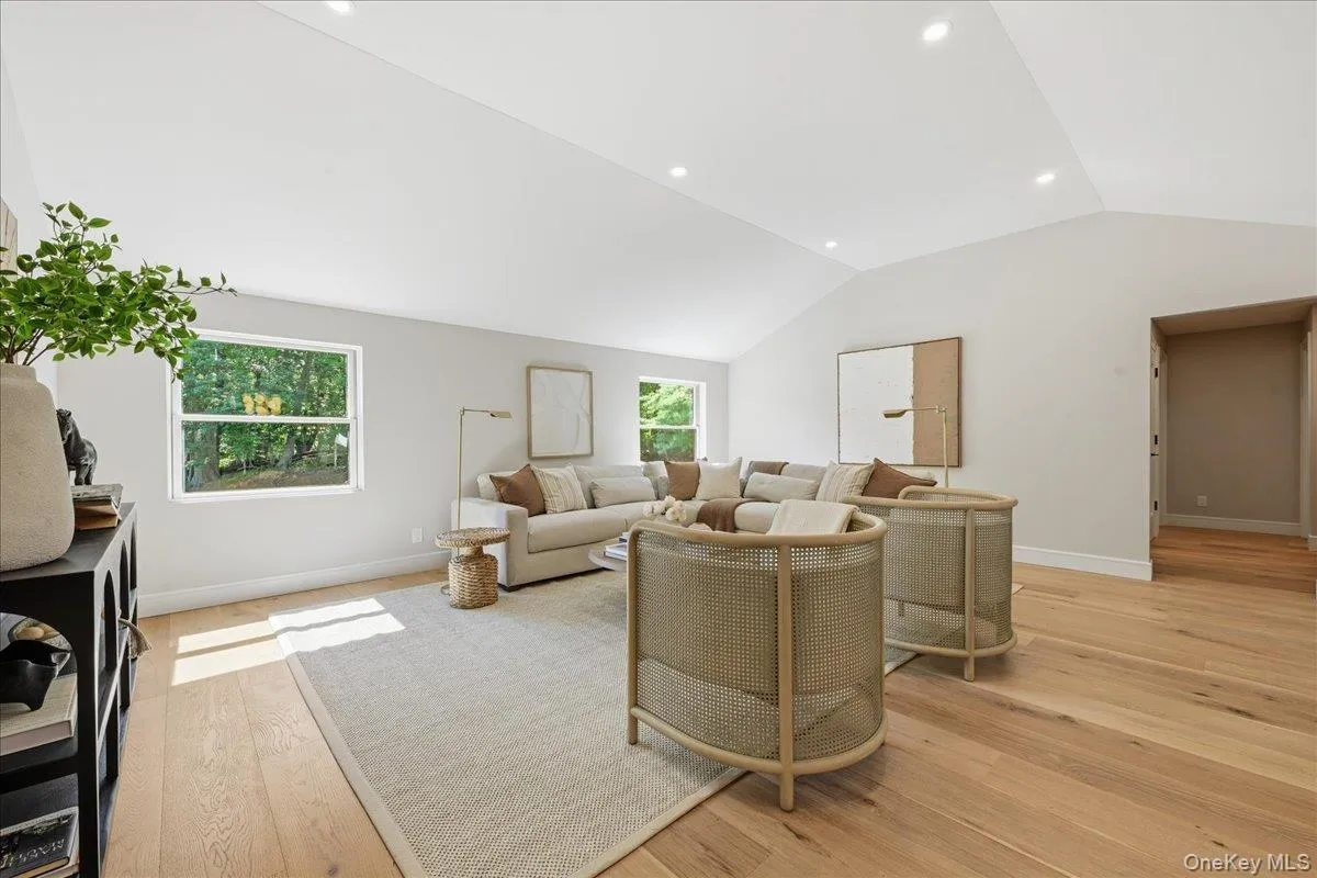 4 Short Path, Smithtown, NY, 4 Bedrooms Bedrooms, 10 Rooms Rooms,3 BathroomsBathrooms,Residential,For Rent,Short,0,KEY1018259 4 Short Path, Smithtown, NY, 4 Bedrooms Bedrooms, 10 Rooms Rooms,3 BathroomsBathrooms,Residential,For Rent,Short,0,KEY1018259