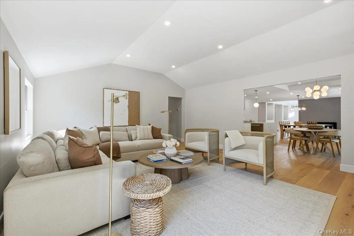 4 Short Path, Smithtown, NY, 4 Bedrooms Bedrooms, 10 Rooms Rooms,3 BathroomsBathrooms,Residential,For Rent,Short,0,KEY1018259 4 Short Path, Smithtown, NY, 4 Bedrooms Bedrooms, 10 Rooms Rooms,3 BathroomsBathrooms,Residential,For Rent,Short,0,KEY1018259
