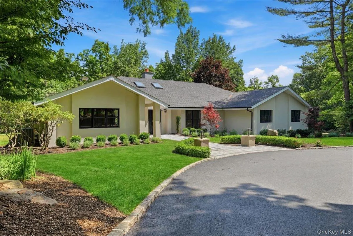 4 Short Path, Smithtown, NY, 4 Bedrooms Bedrooms, 10 Rooms Rooms,3 BathroomsBathrooms,Residential,For Rent,Short,0,KEY1018259 4 Short Path, Smithtown, NY, 4 Bedrooms Bedrooms, 10 Rooms Rooms,3 BathroomsBathrooms,Residential,For Rent,Short,0,KEY1018259
