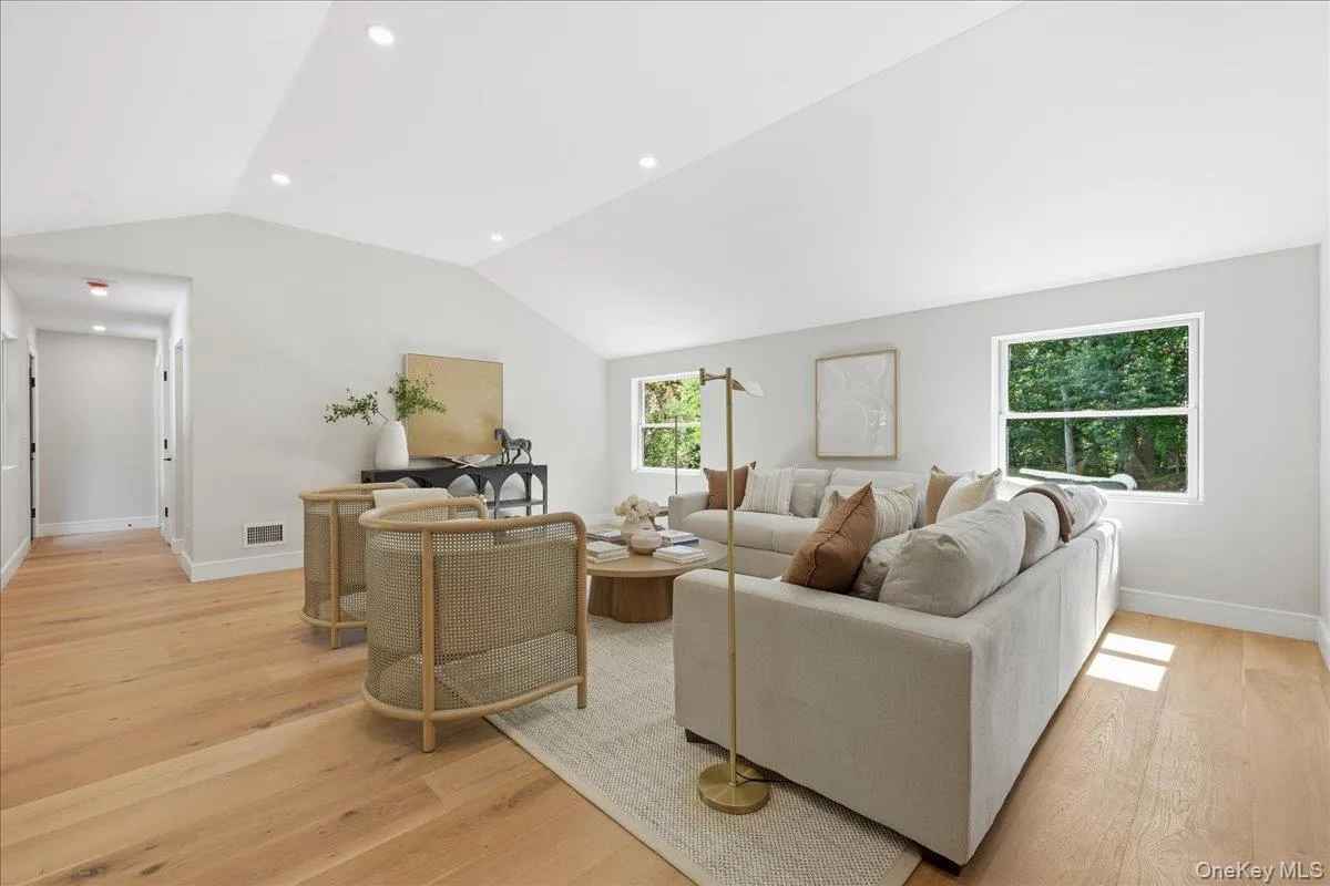 4 Short Path, Smithtown, NY, 4 Bedrooms Bedrooms, 10 Rooms Rooms,3 BathroomsBathrooms,Residential,For Rent,Short,0,KEY1018259 4 Short Path, Smithtown, NY, 4 Bedrooms Bedrooms, 10 Rooms Rooms,3 BathroomsBathrooms,Residential,For Rent,Short,0,KEY1018259