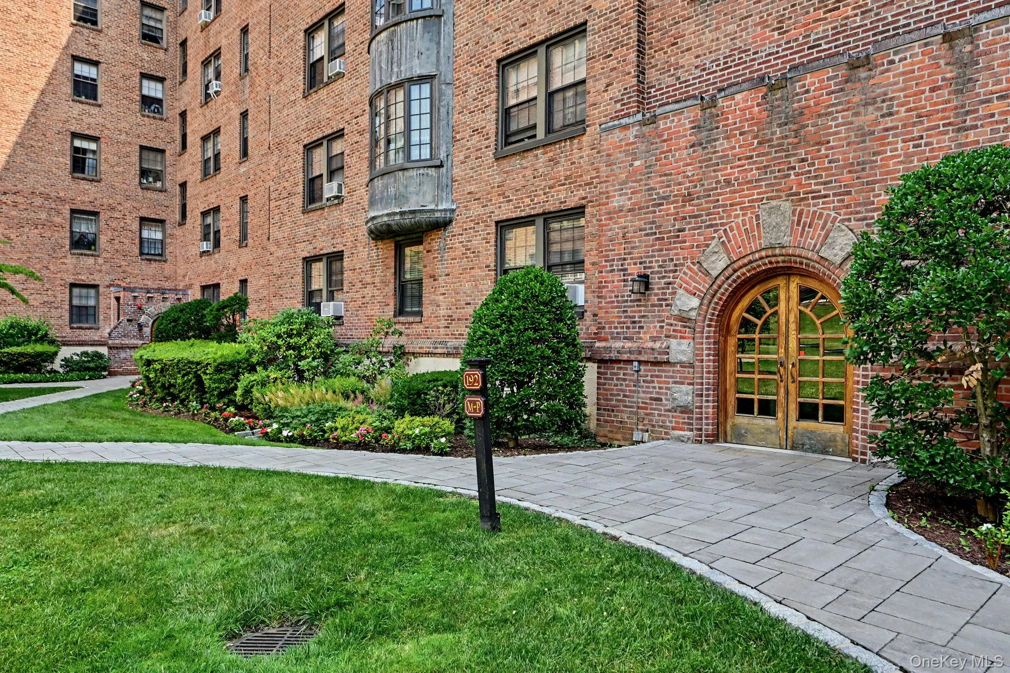 192 Garth Road, Eastchester, NY, 2 Bedrooms Bedrooms, 6 Rooms Rooms,2 BathroomsBathrooms,Residential,For Rent,Garth Road,0,1018267 192 Garth Road, Eastchester, NY, 2 Bedrooms Bedrooms, 6 Rooms Rooms,2 BathroomsBathrooms,Residential,For Rent,Garth Road,0,1018267